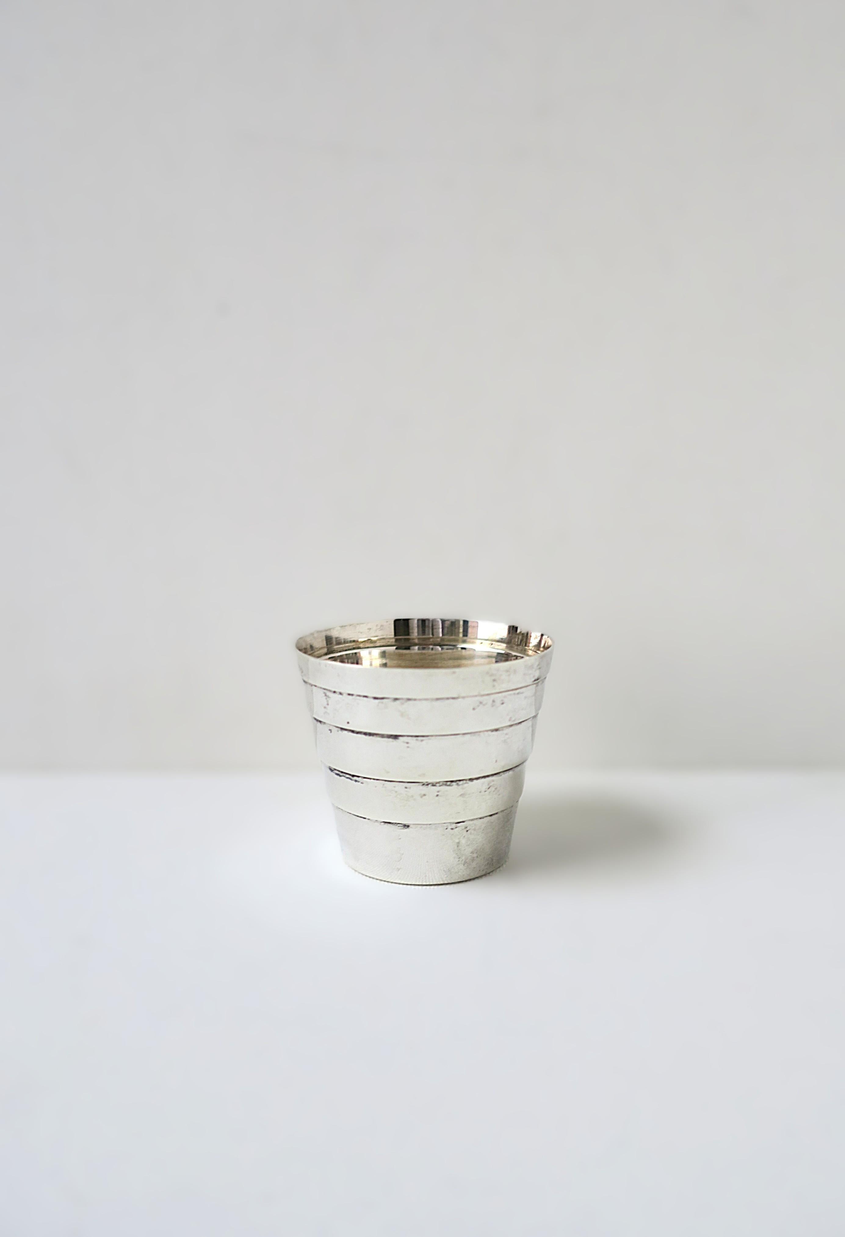 Art Déco Tiffany & Co. Bicchiere in argento Sterling Shot Glass Periodo Art Deco in vendita