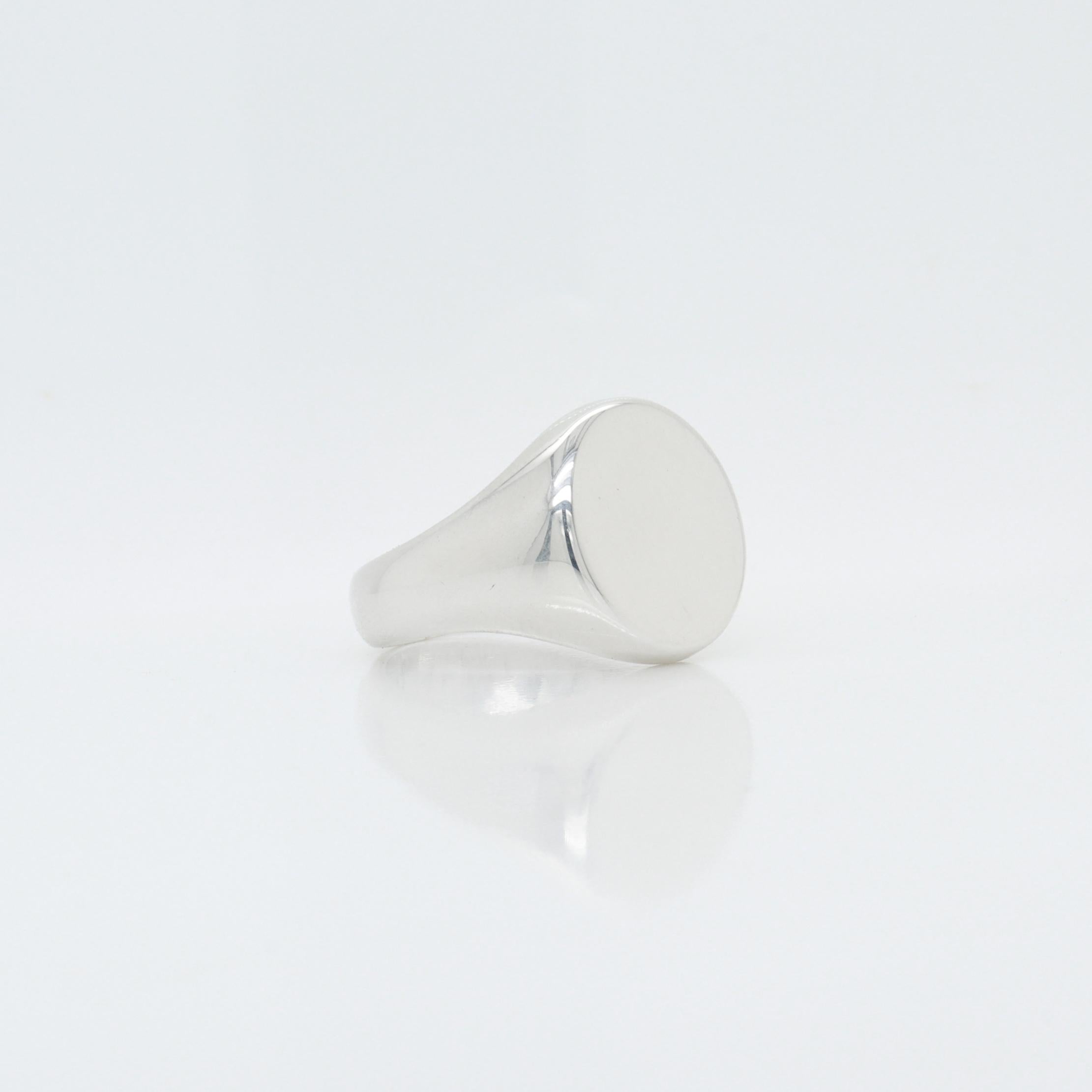 Tiffany & Co. Anello con sigillo in argento sterling in vendita 1