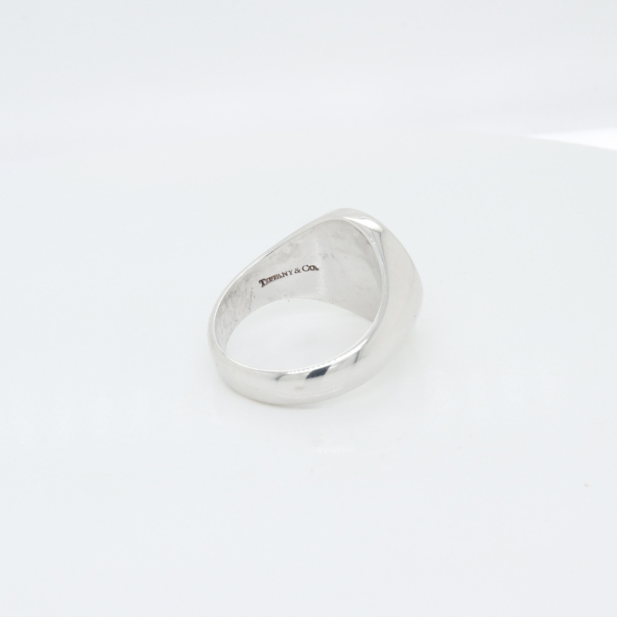 Tiffany & Co. Anello con sigillo in argento sterling in vendita 3