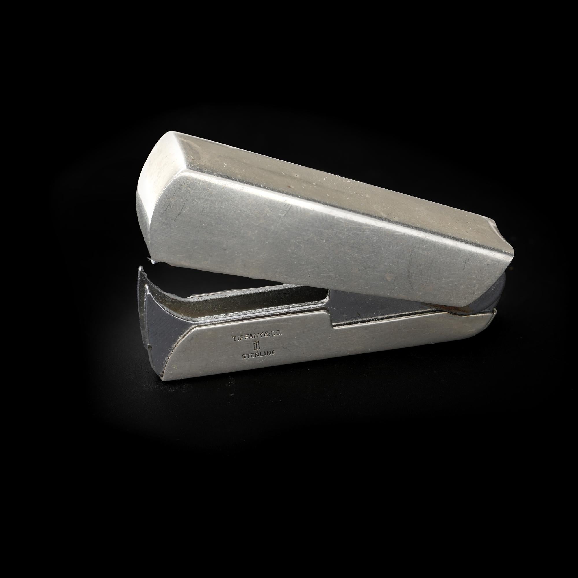 XX secolo Tiffany & Co. Rimozione della spillatrice in argento sterling in vendita