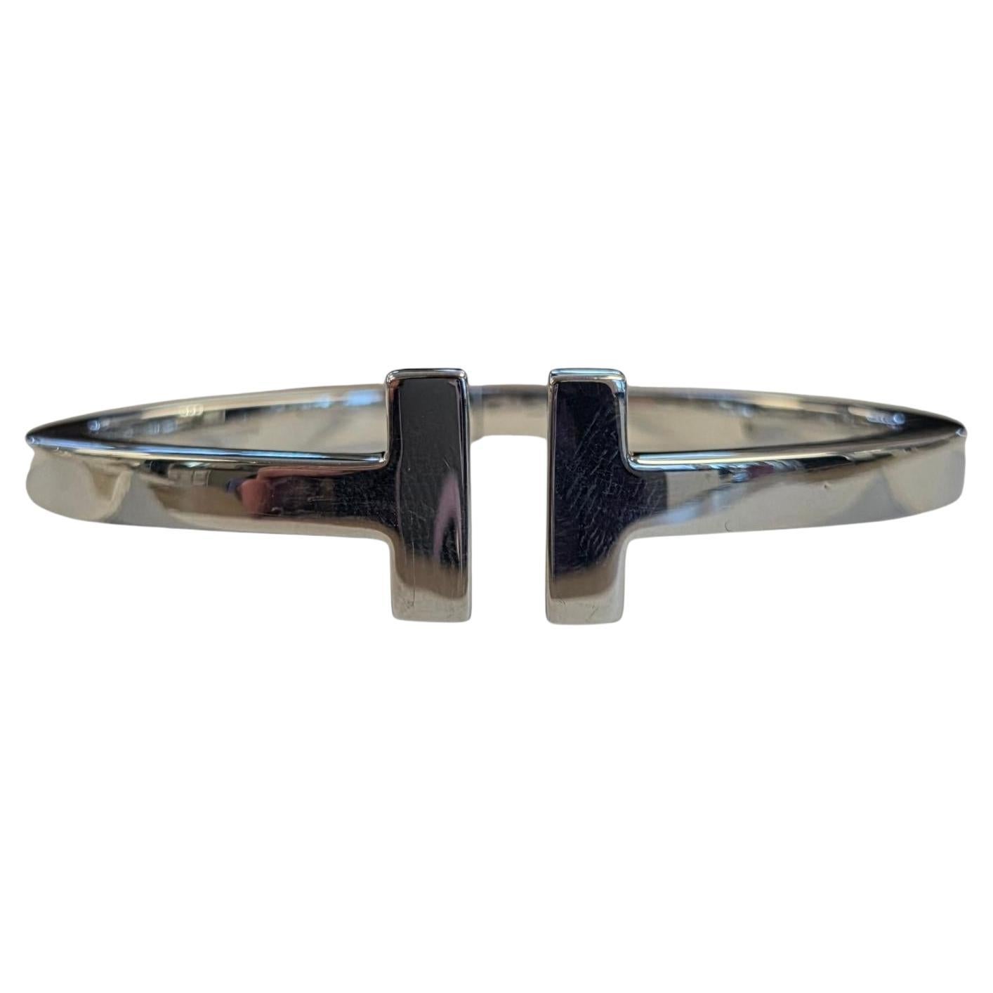 Tiffany 
Co. Sterling Silver T Square Open Bracelet with Box #24077 en venta