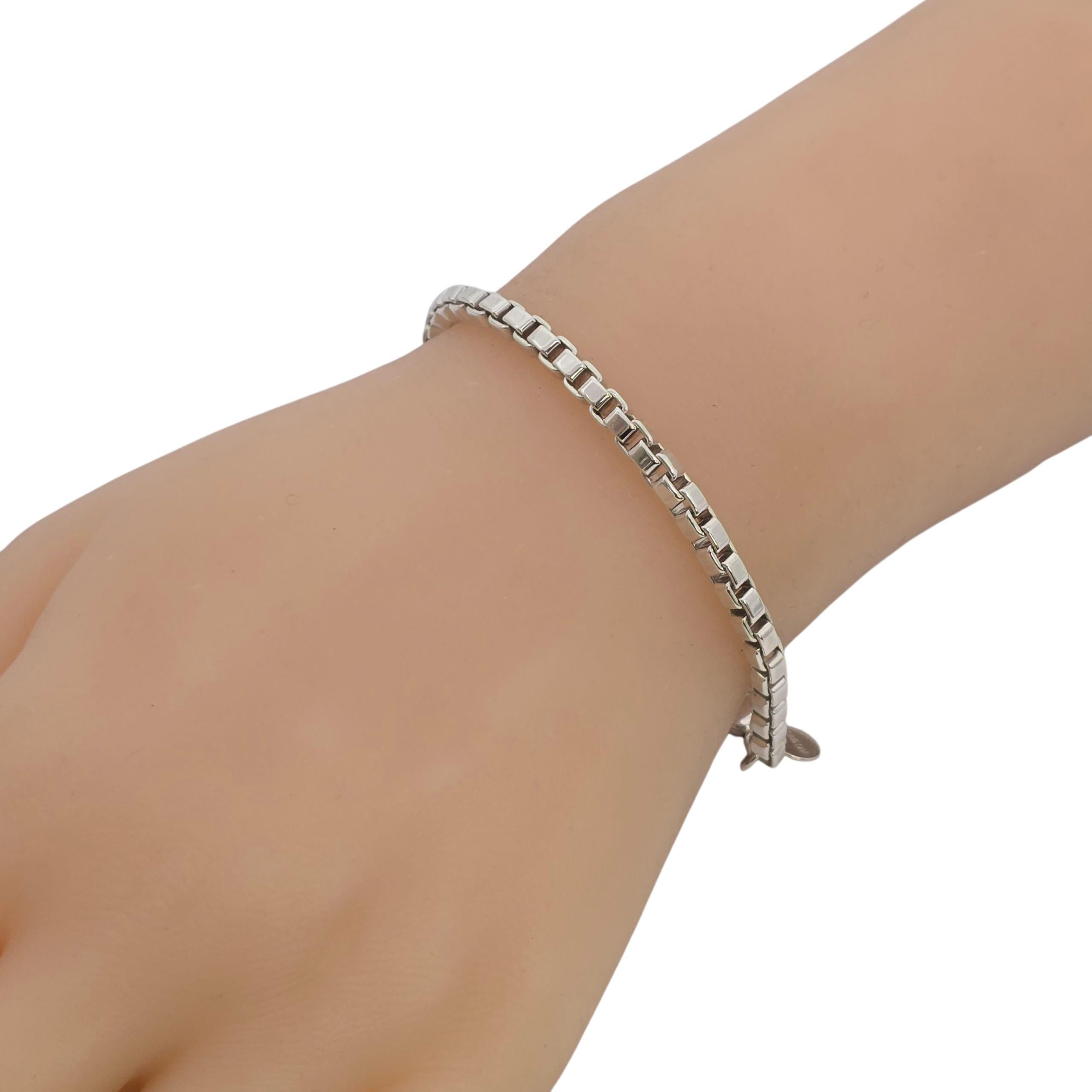 Tiffany & Co Pulsera de plata de ley con cadena de caja veneciana #22547 en venta 4