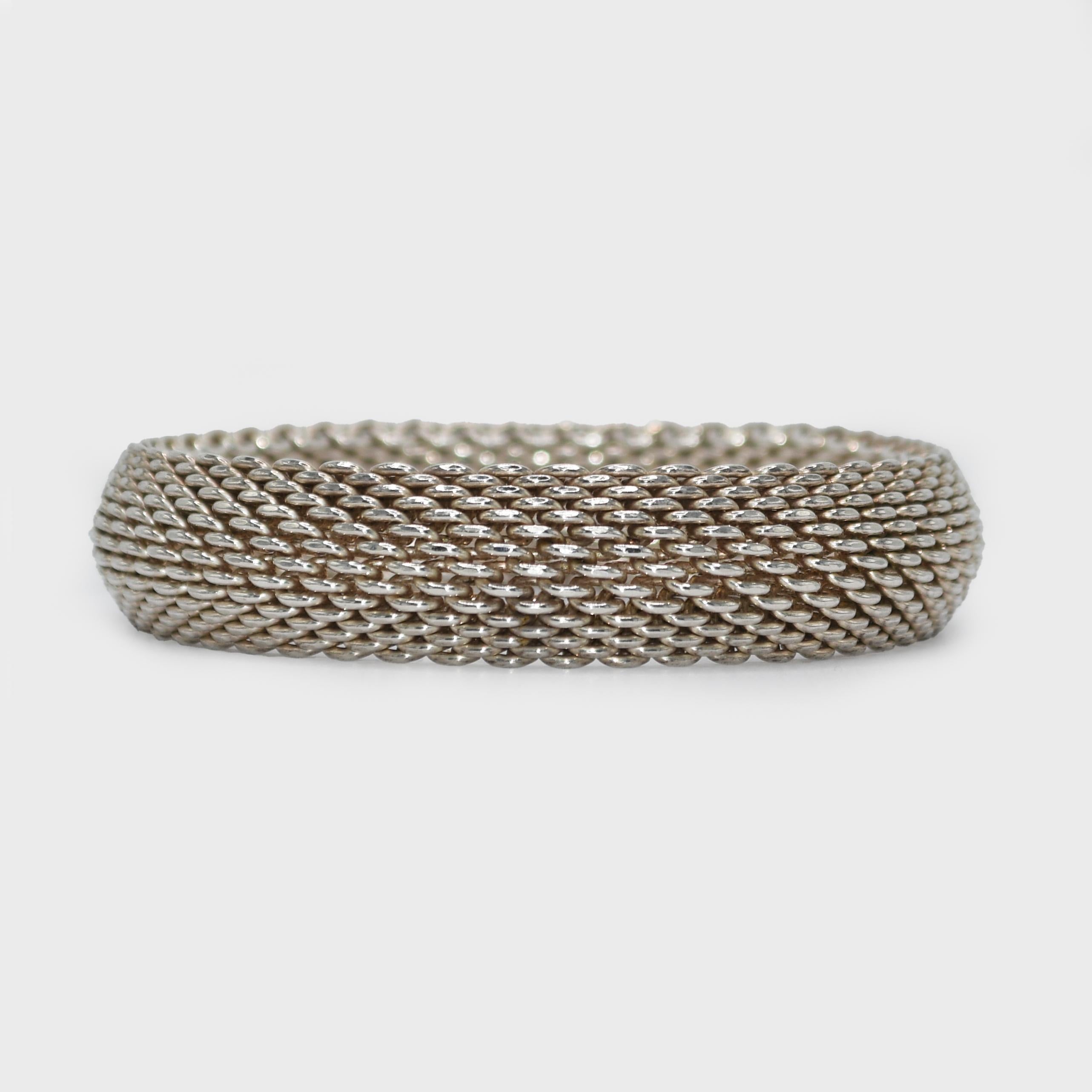 Tiffany & Co. Sterling Somerset Mesh Bracelet 59g
Tiffany & Co sterling silver Somerset mesh bracelet.
Stamped Tiffany & Co 925 and weighs 59 grams.
The bracelet measures 7 inches in circumference on the inside and 5/8 inches wide.
Excellent