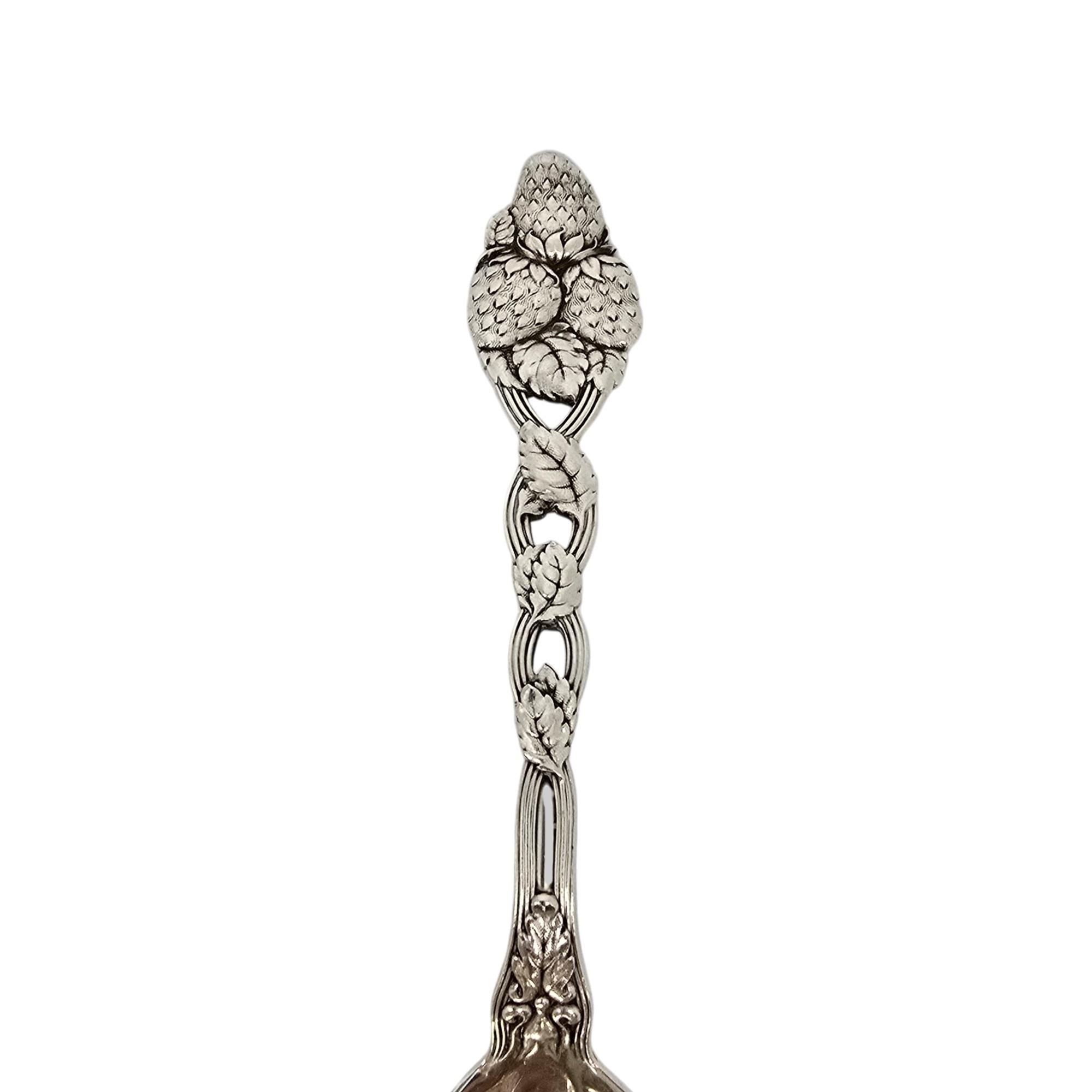 da uomo o donna Cucchiaio da portata Tiffany & Co. Strawberry in argento Sterling Berry Casserole #20371 in vendita