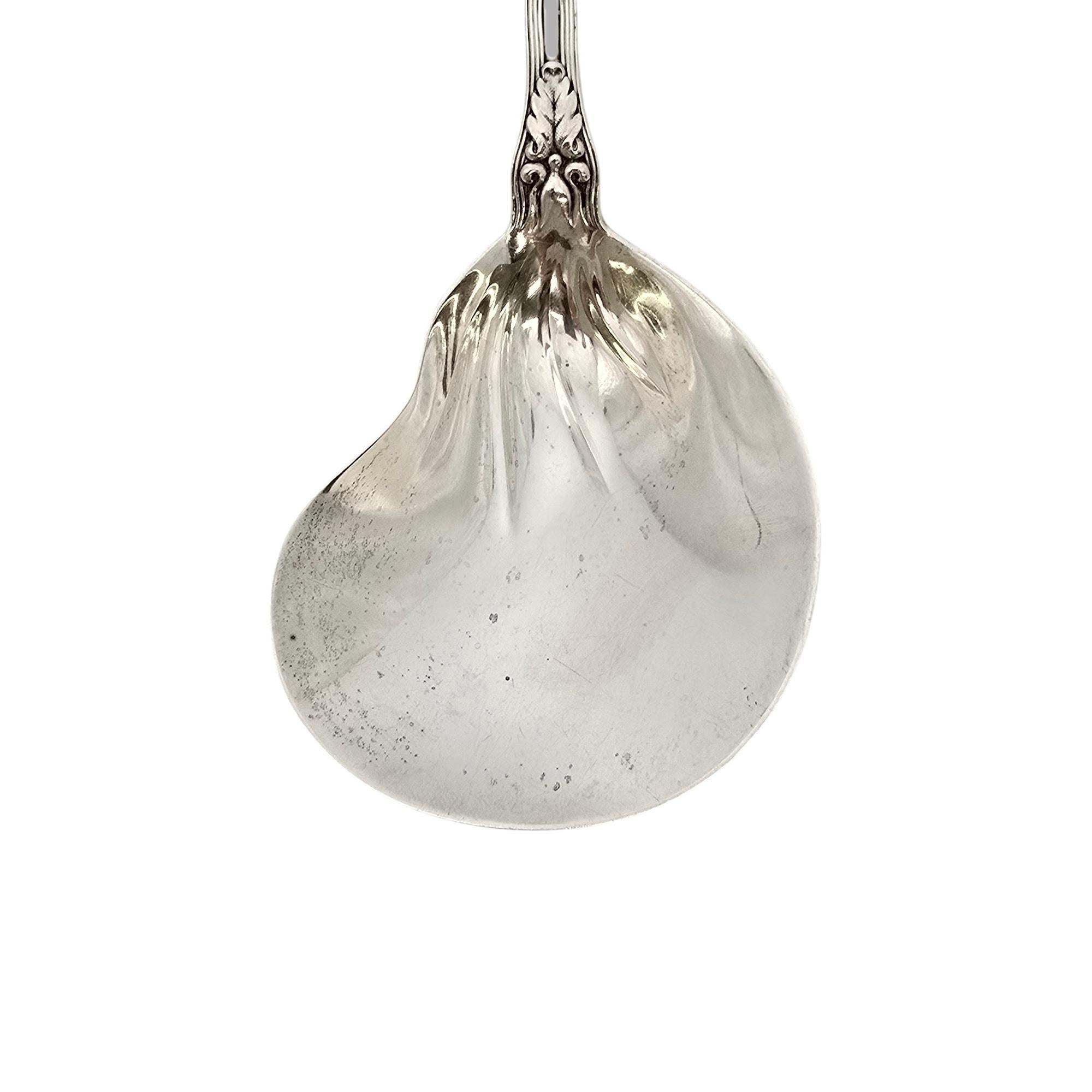 Cucchiaio da portata Tiffany & Co. Strawberry in argento Sterling Berry Casserole #20371 in vendita 1