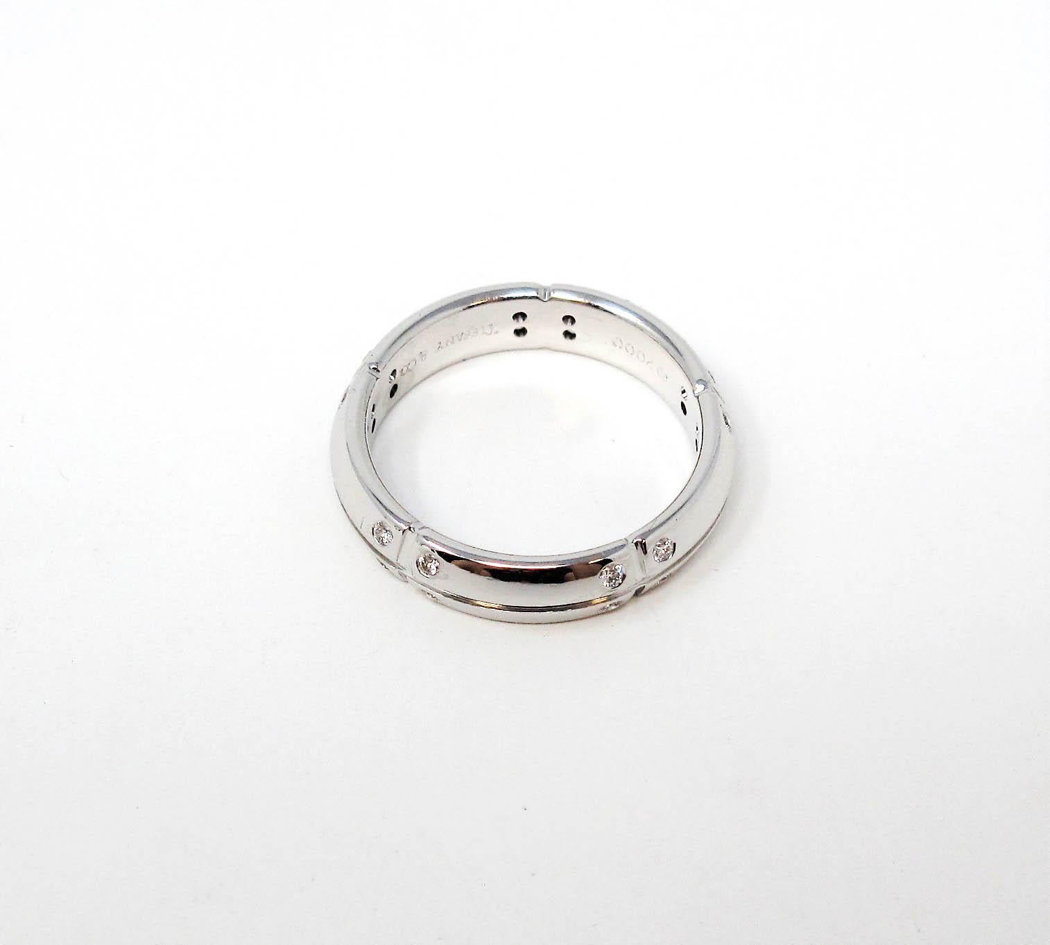 Tiffany & Co. america 0,30 Karat runder Diamantbandring aus 18 Karat Weißgold (Rundschliff)