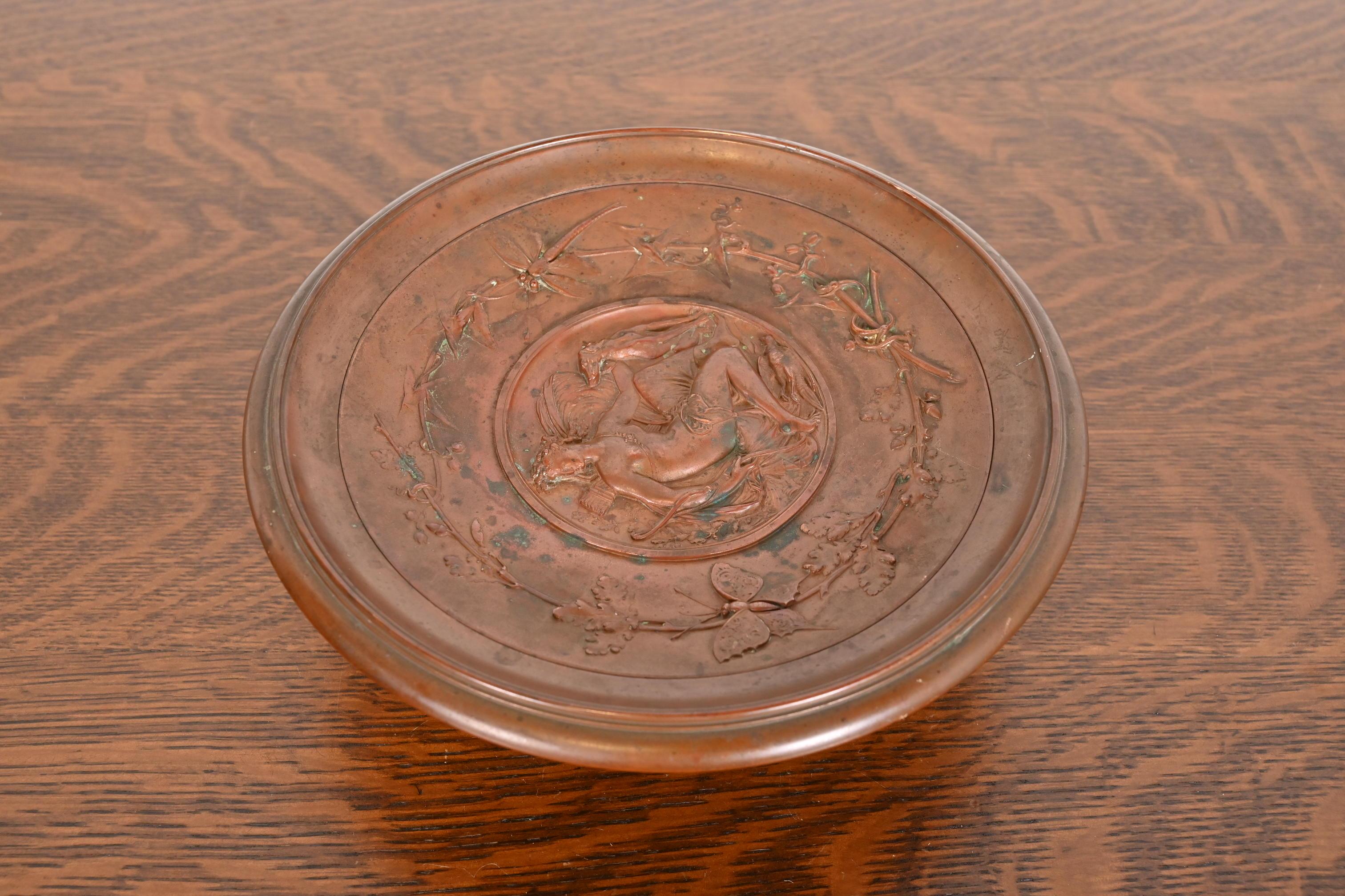 Tiffany & Co. Style Antique Victorian Patinated Copper Footed Centerpiece Bowl In Good Condition For Sale In South Bend, IN