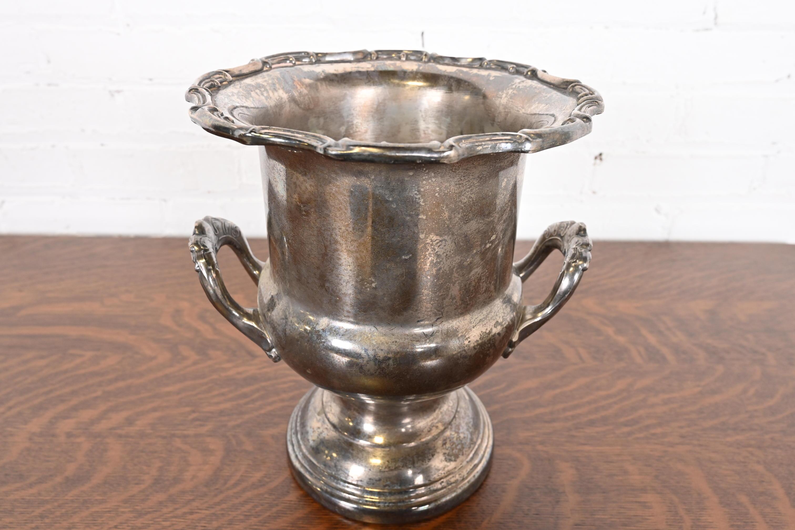 Tiffany & Co. Cubitera o Enfriador de Vino de Plata Estilo Art Decó Estadounidense en venta