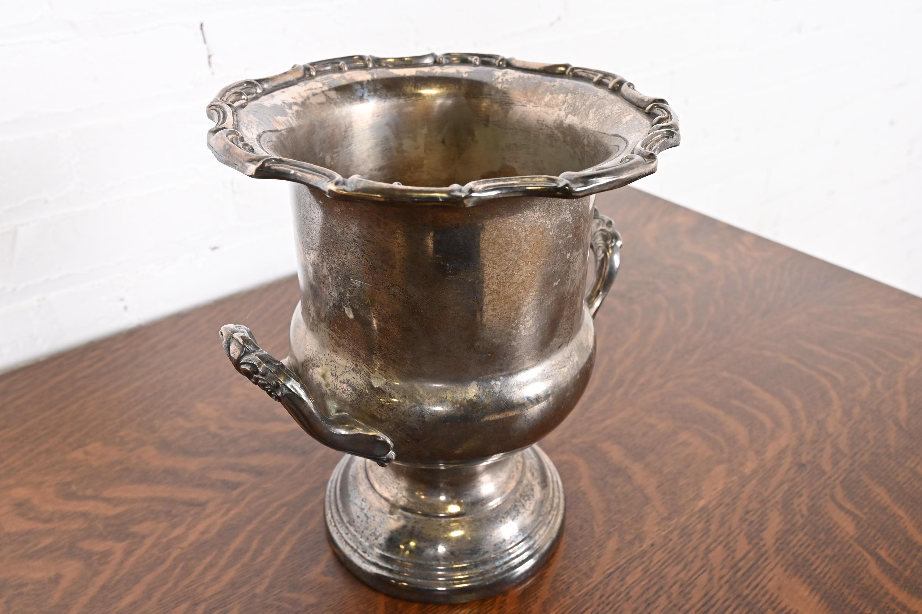 Tiffany & Co. Cubitera o Enfriador de Vino de Plata Estilo Art Decó mediados del siglo XX en venta