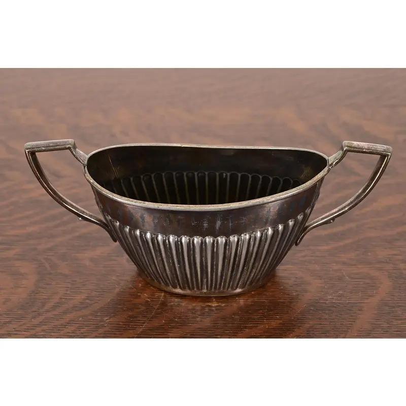 Anglais Tiffany & Co. Style Art Deco Sucrier en métal argenté en vente