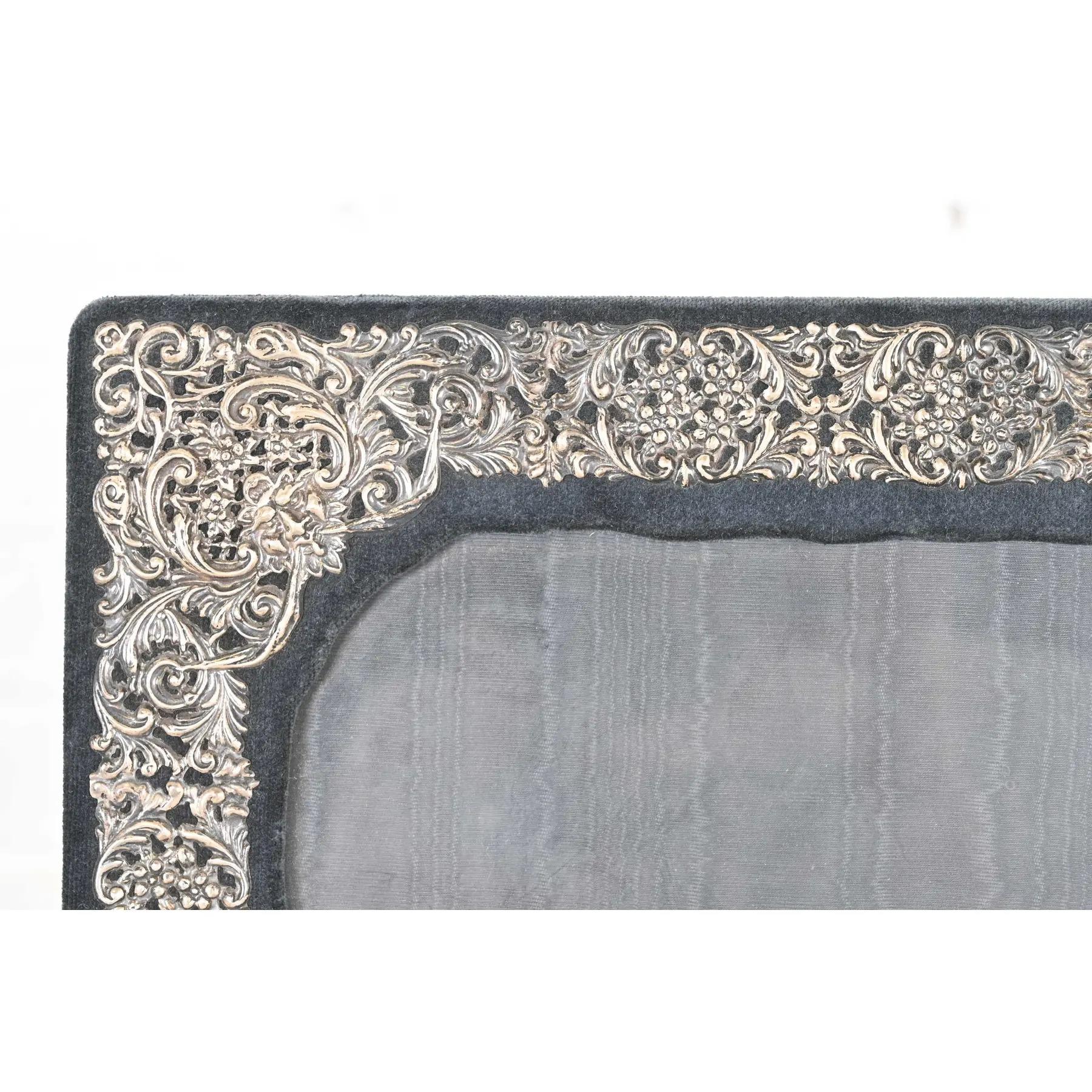 Tiffany & Co. Cornice in stile Art Nouveau italiana con sovrapposizione in argento sterling in vendita 2