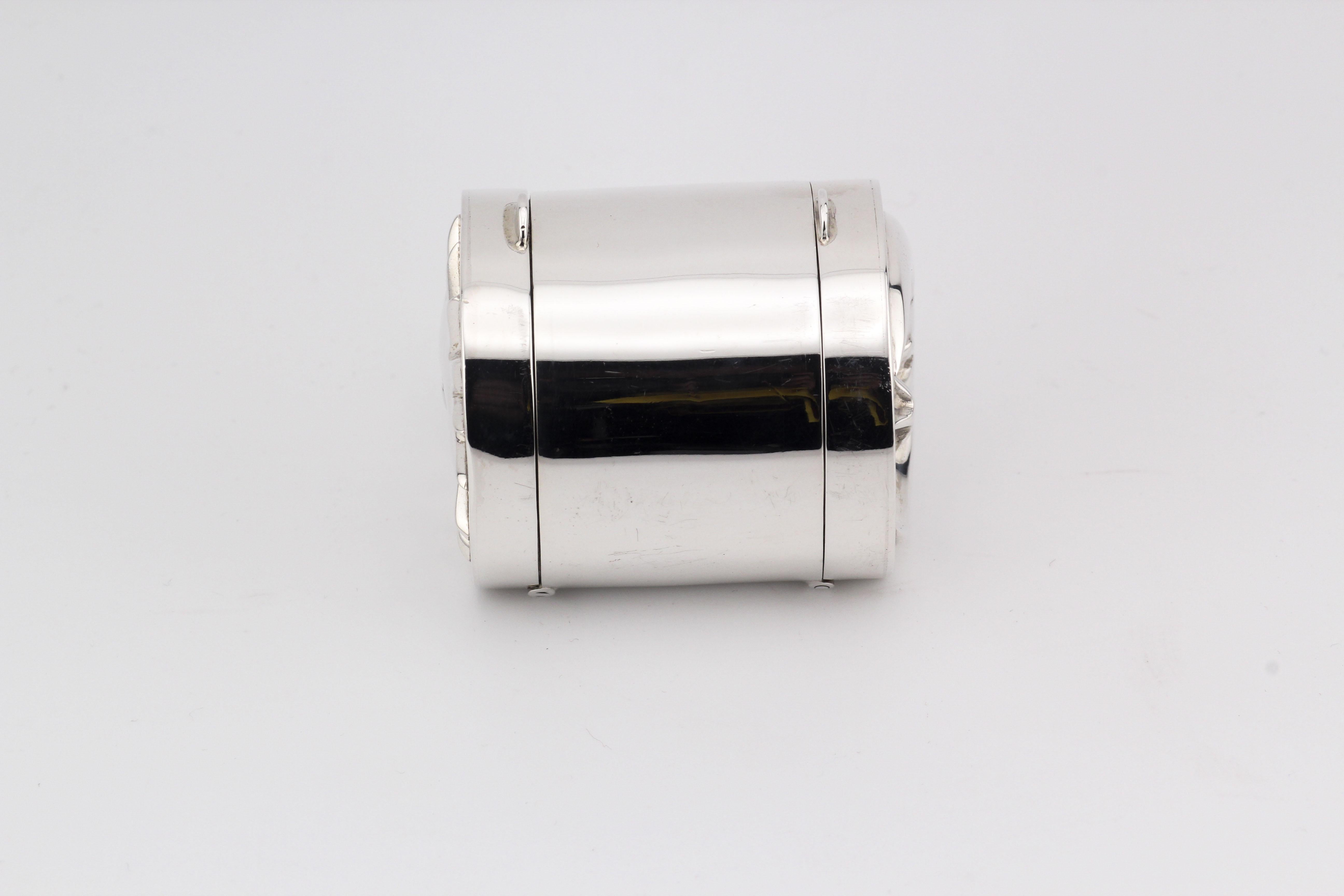 Tiffany & Co. Sun Moon Sterling Silver 2 Sided Cylinder Pill Box Case In Good Condition In Simpsonville, SC