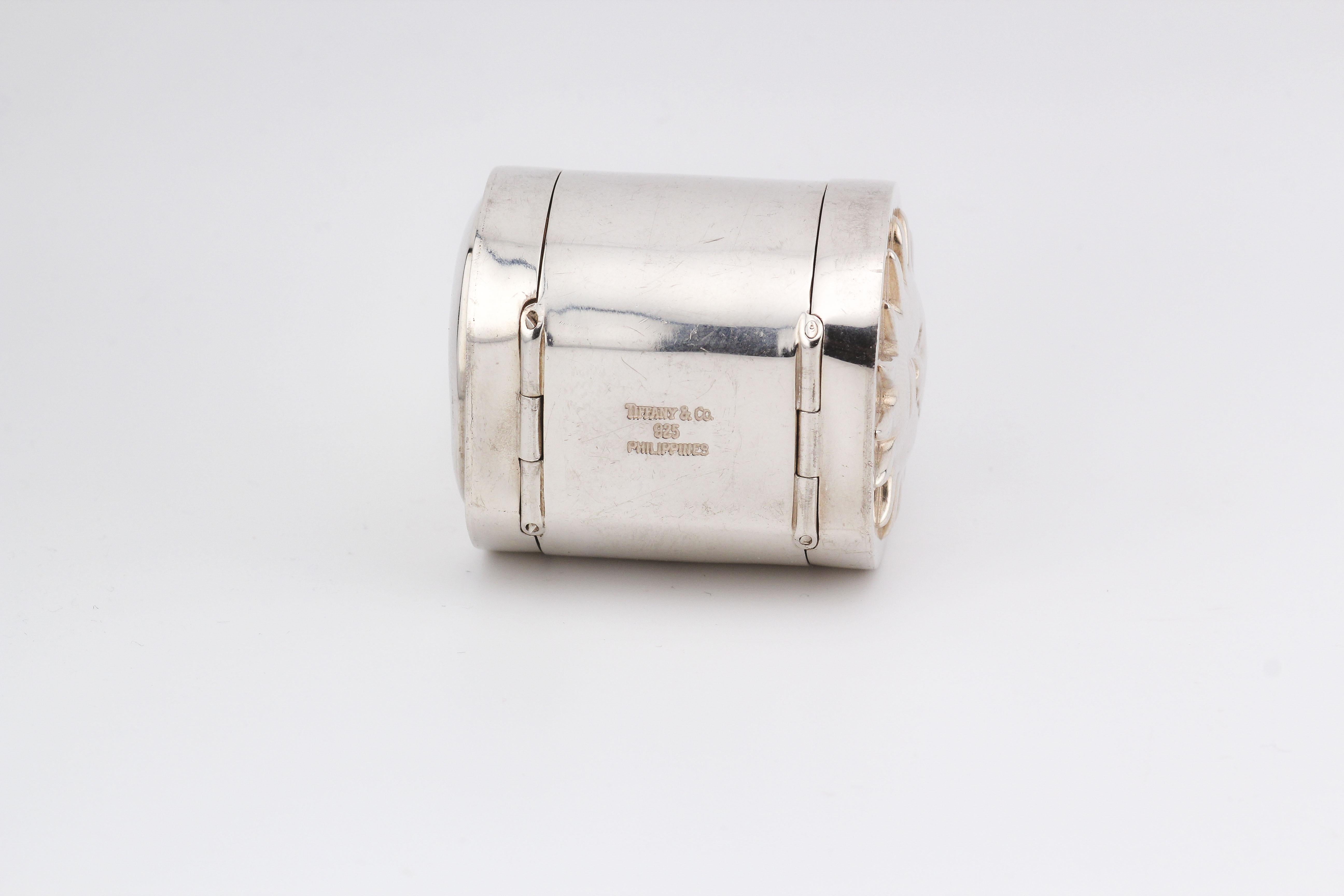 Femenino o masculino Tiffany & Co. Sun Moon Sterling Silver 2 Sided Cylinder Pill Box Case en venta