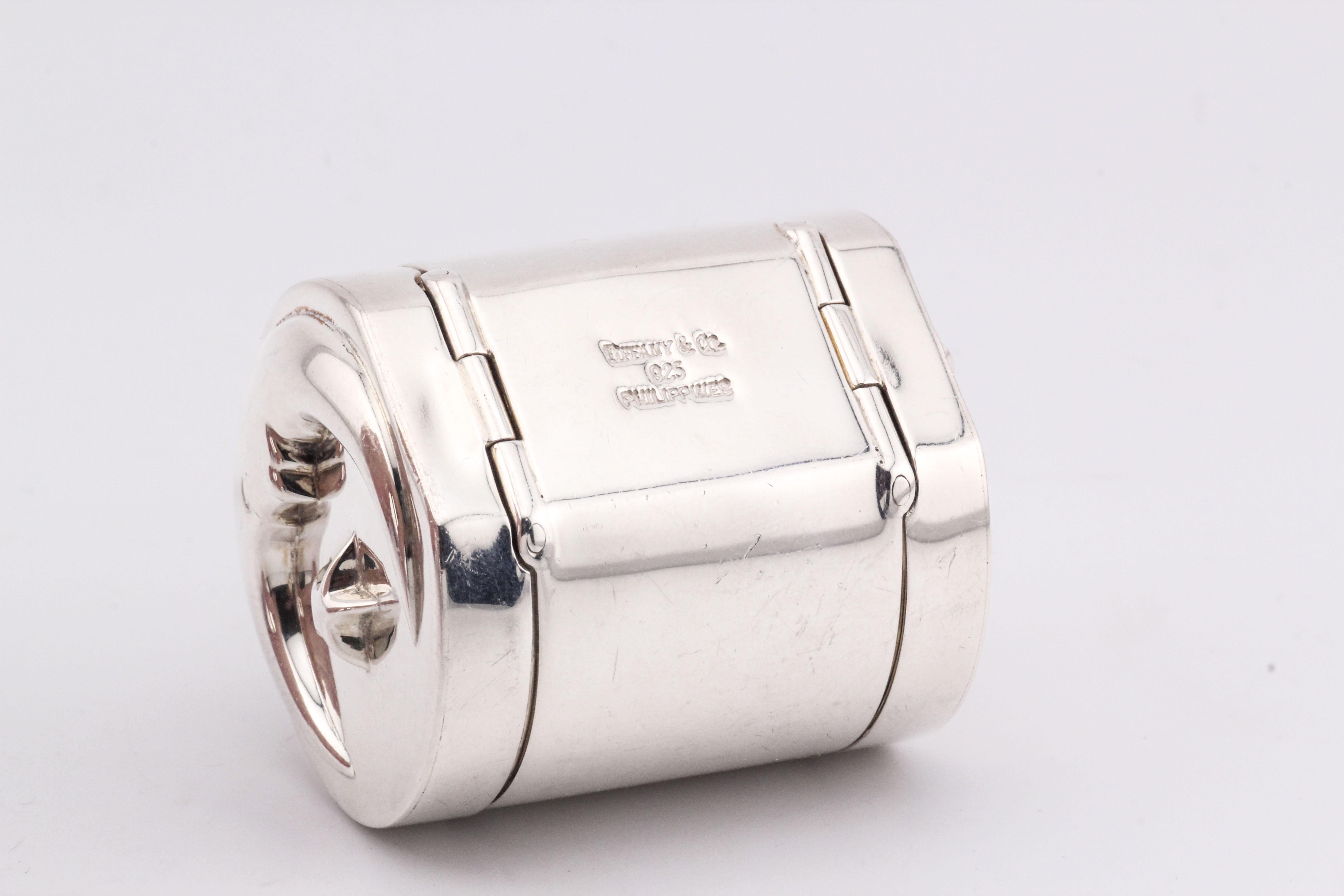 Tiffany & Co. Boîte à pilules Sun Moon en argent sterling avec cylindre à deux faces Unisexe en vente