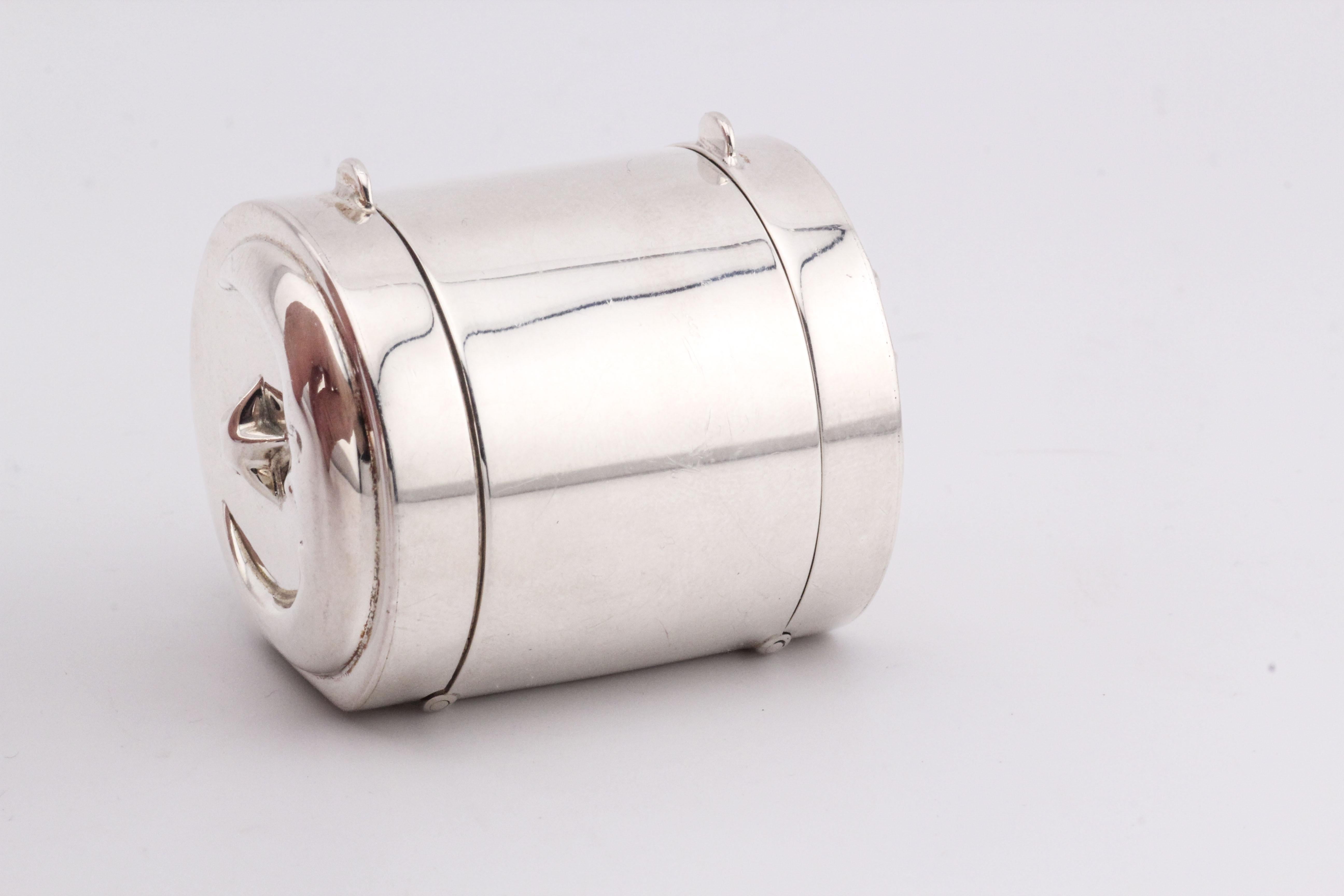 Tiffany & Co. Boîte à pilules Sun Moon en argent sterling avec cylindre à deux faces en vente 1