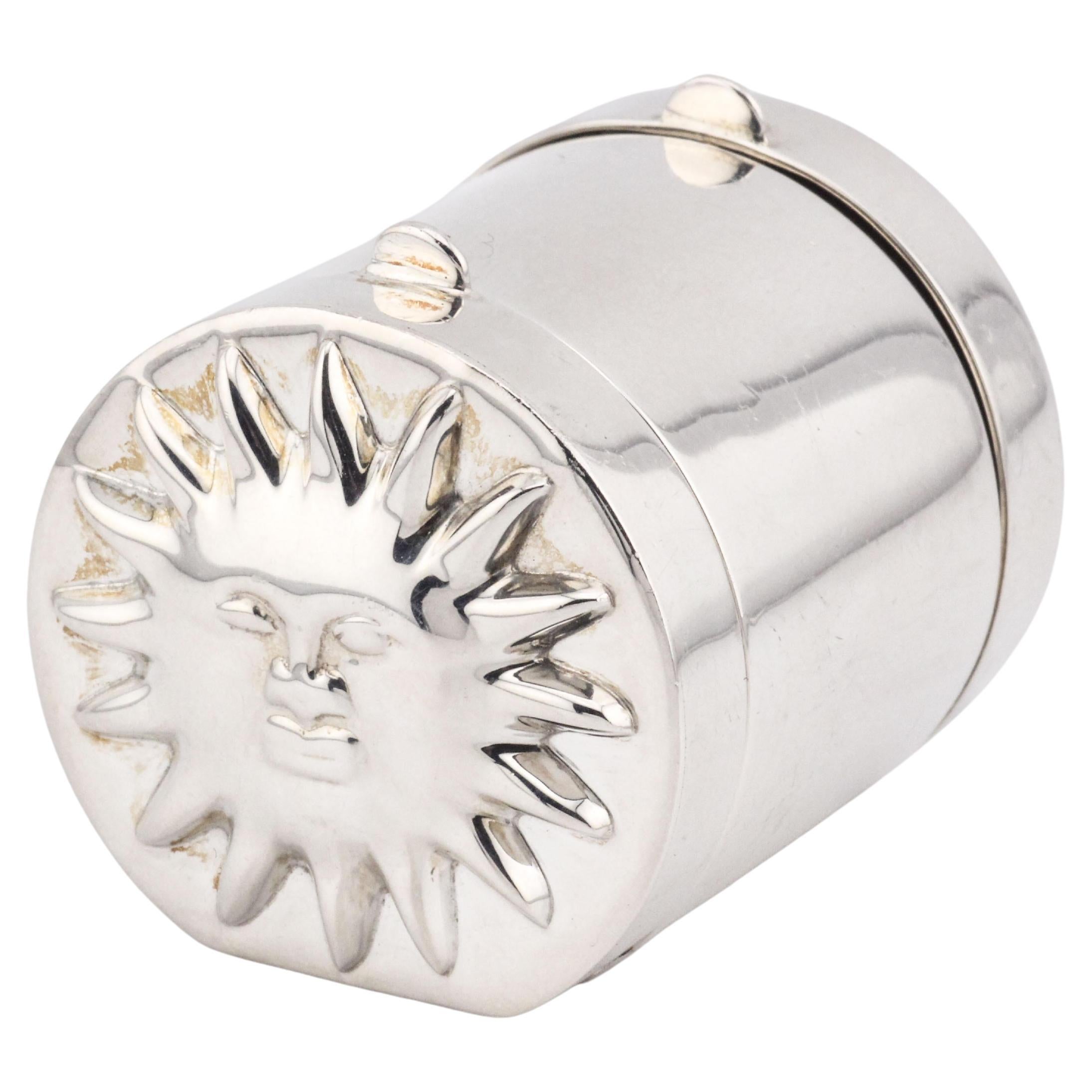 Tiffany & Co. Boîte à pilules Sun Moon en argent sterling avec cylindre à deux faces en vente