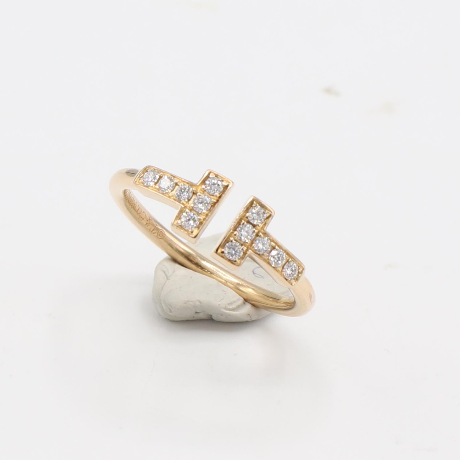 Tiffany & Co. Offener Ring aus der T-Kollektion aus 18 Karat Roségold mit natürlichen Diamanten (Rundschliff) im Angebot