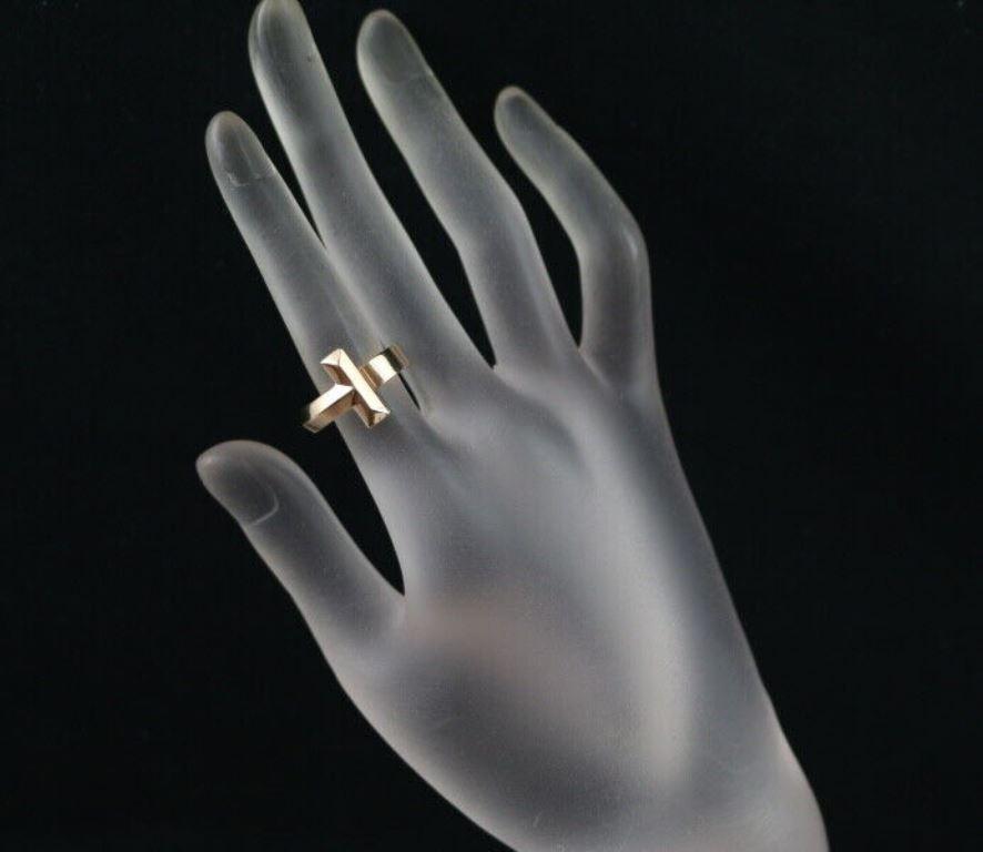 TIFFANY & Co. T 18K Rose Gold 4.5mm T1 Ring 6 In Excellent Condition For Sale In Los Angeles, CA