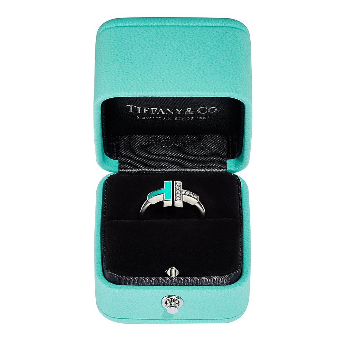 Tiffany & Co T Diamond & Turquoise Wire Ring 18k White Gold 9 Round Diamonds In Good Condition For Sale In Aventura, FL