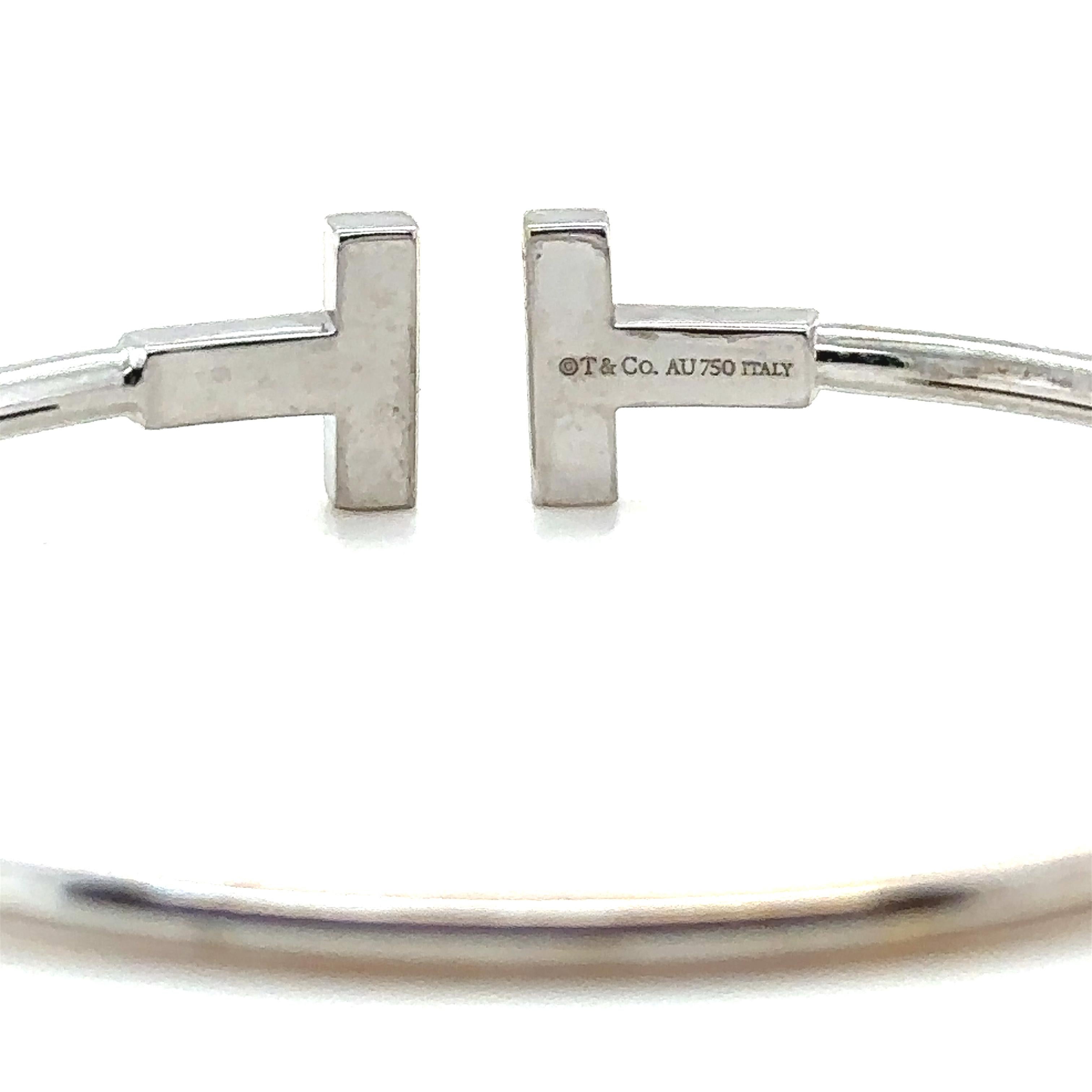 Bracelet Tiffany & Co Diamond Wire en or blanc 18ct.

Style / numéro de modèle : 60010748. 

Quantité totale de 18 diamants ronds de taille brillant, de couleur E-F et de pureté VVS-VS. d'un poids total d'environ 0,30 ct.

Métal : Or blanc 18ct
