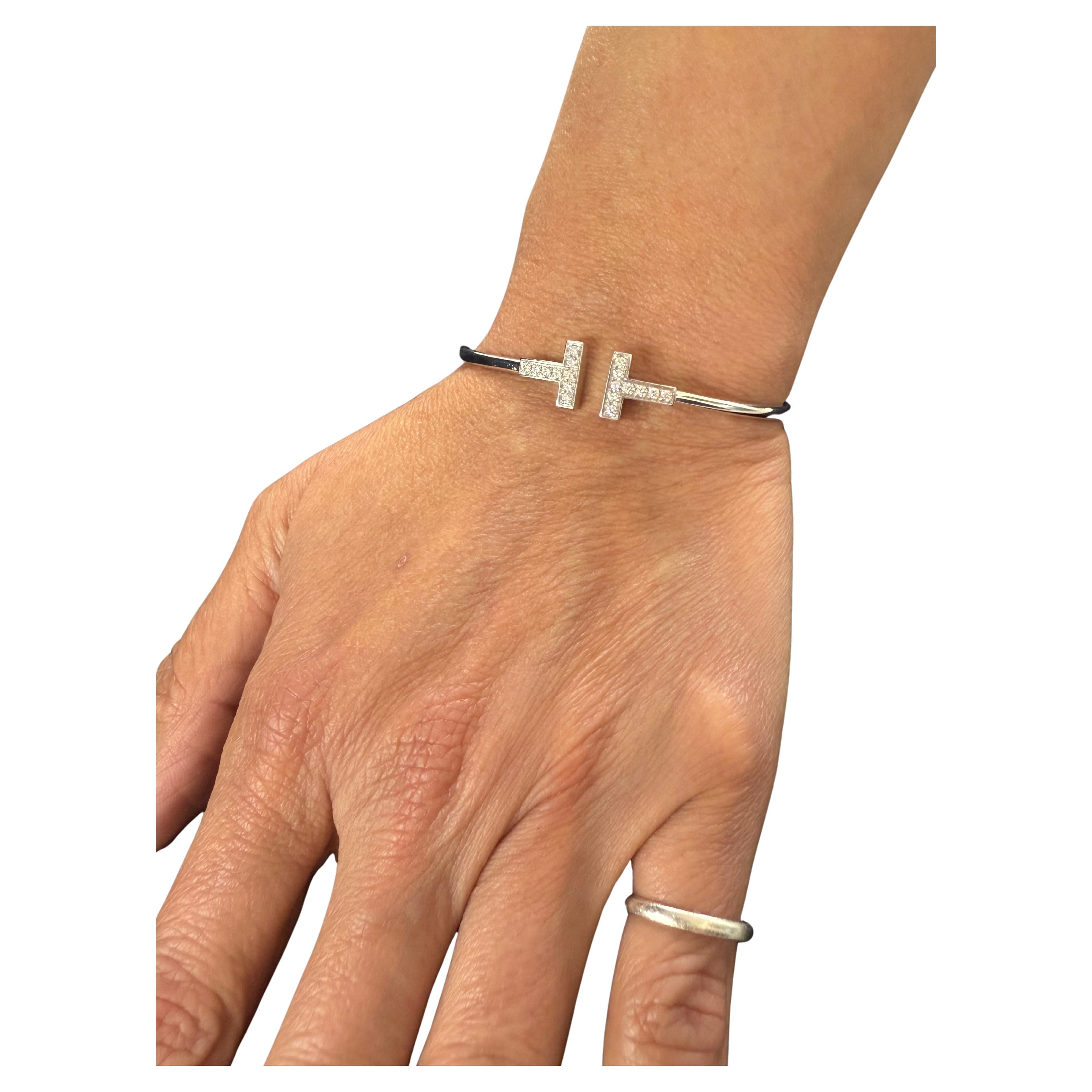 Tiffany T is an expression of love’s endless potential. Inspired by an archival bracelet from 1975, T is an homage to the House’s iconic motif and the spirit of New York, which founder Charles Lewis Tiffany regarded as the place of promise and