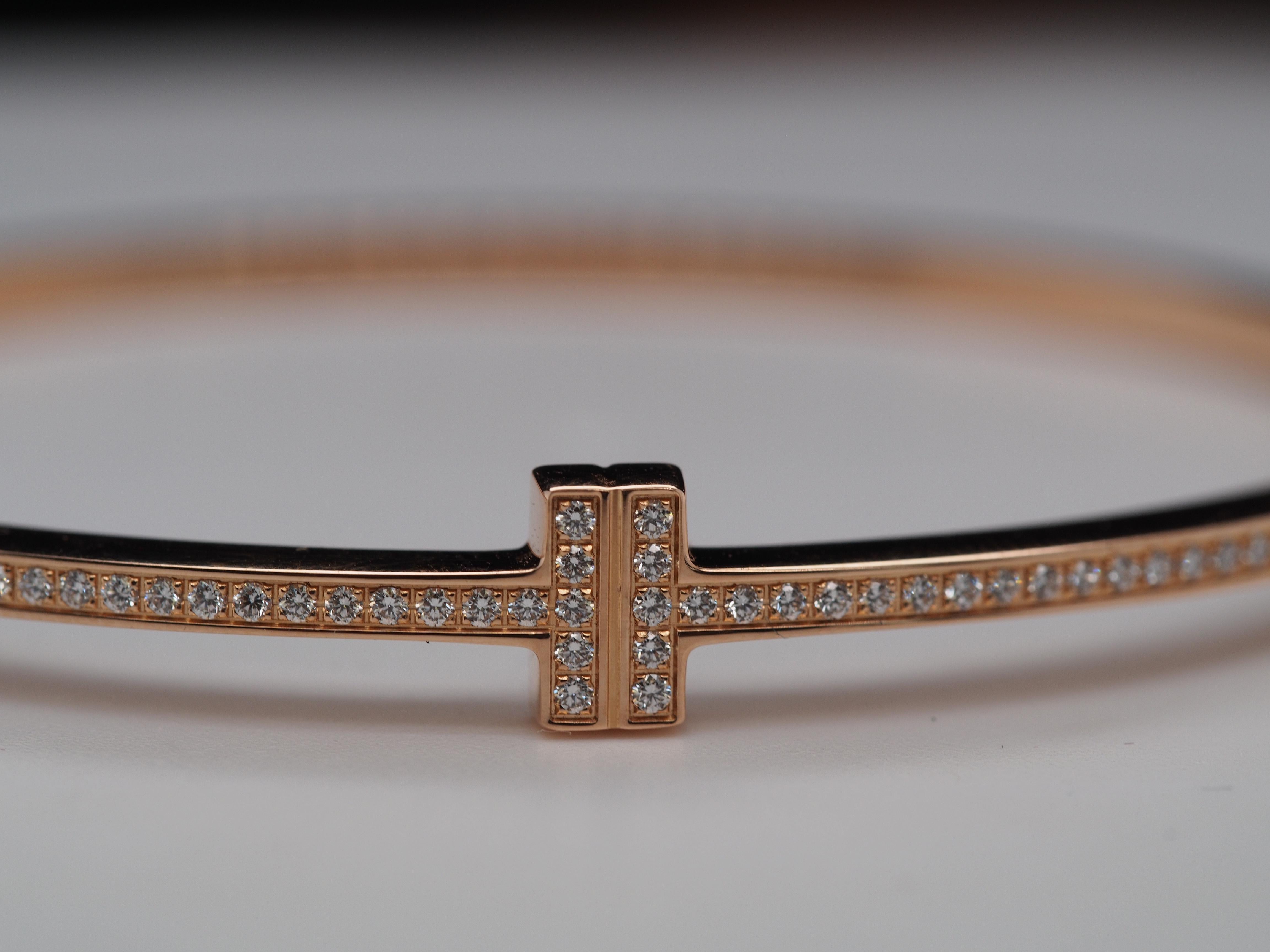 Tiffany & Co. T Gold-Diamant-Armreif mit Scharnier aus 18 Karat Roségold (Zeitgenössisch)