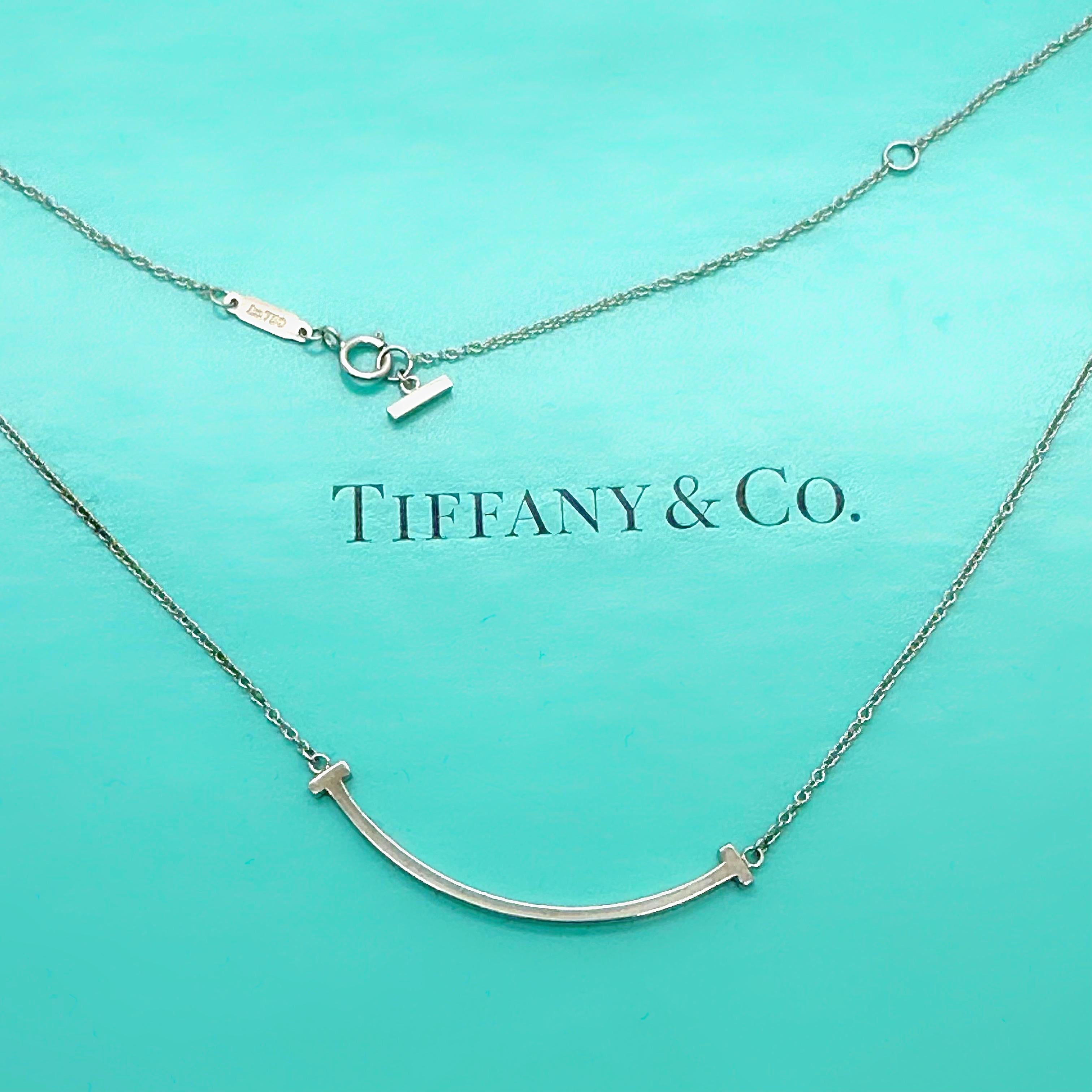 Tiffany & Co. T Smile Halskette Small in 18k Weißgold Verstellbar 16' - 18' 7