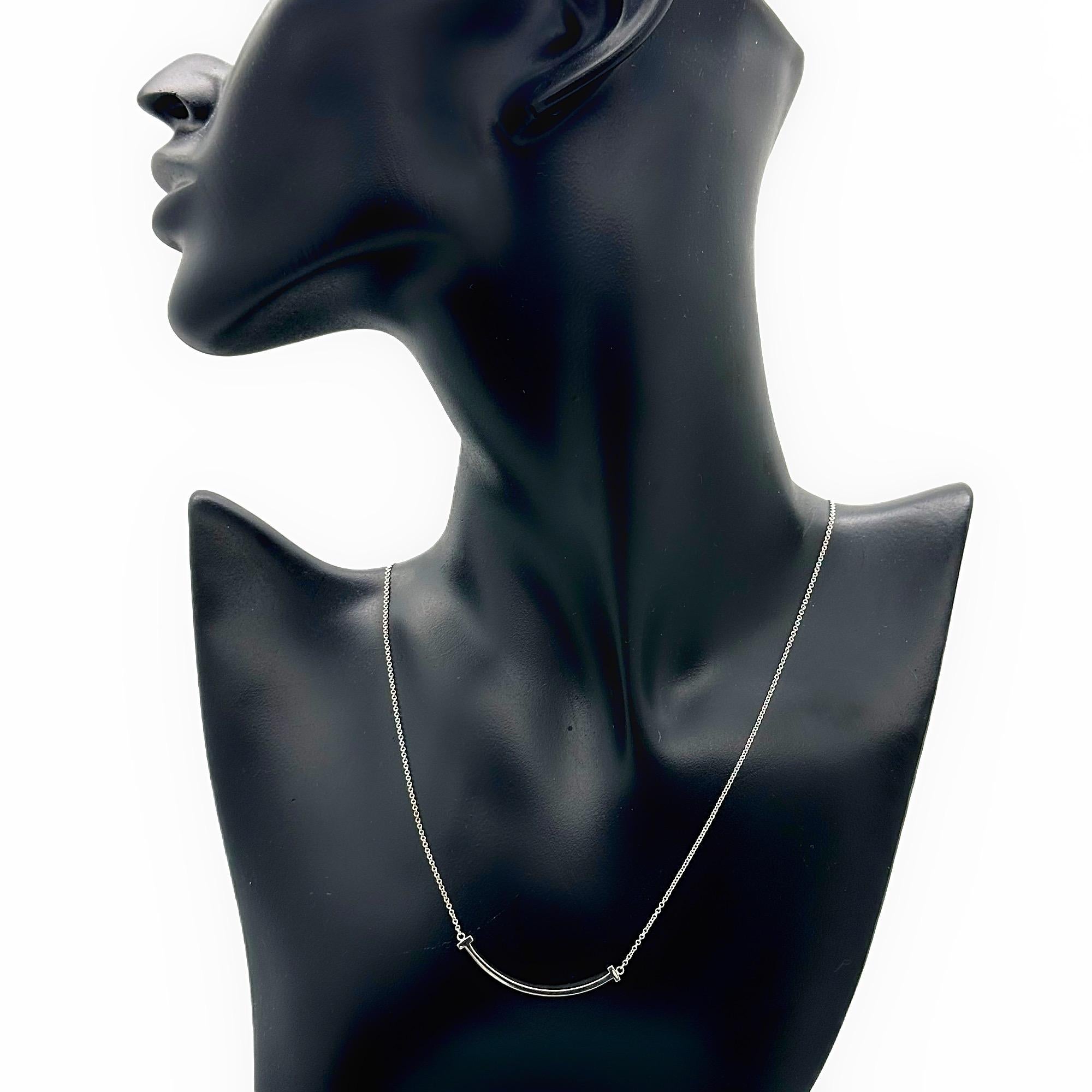 Tiffany & Co. T Smile Halskette Small in 18k Weißgold Verstellbar 16' - 18' 1