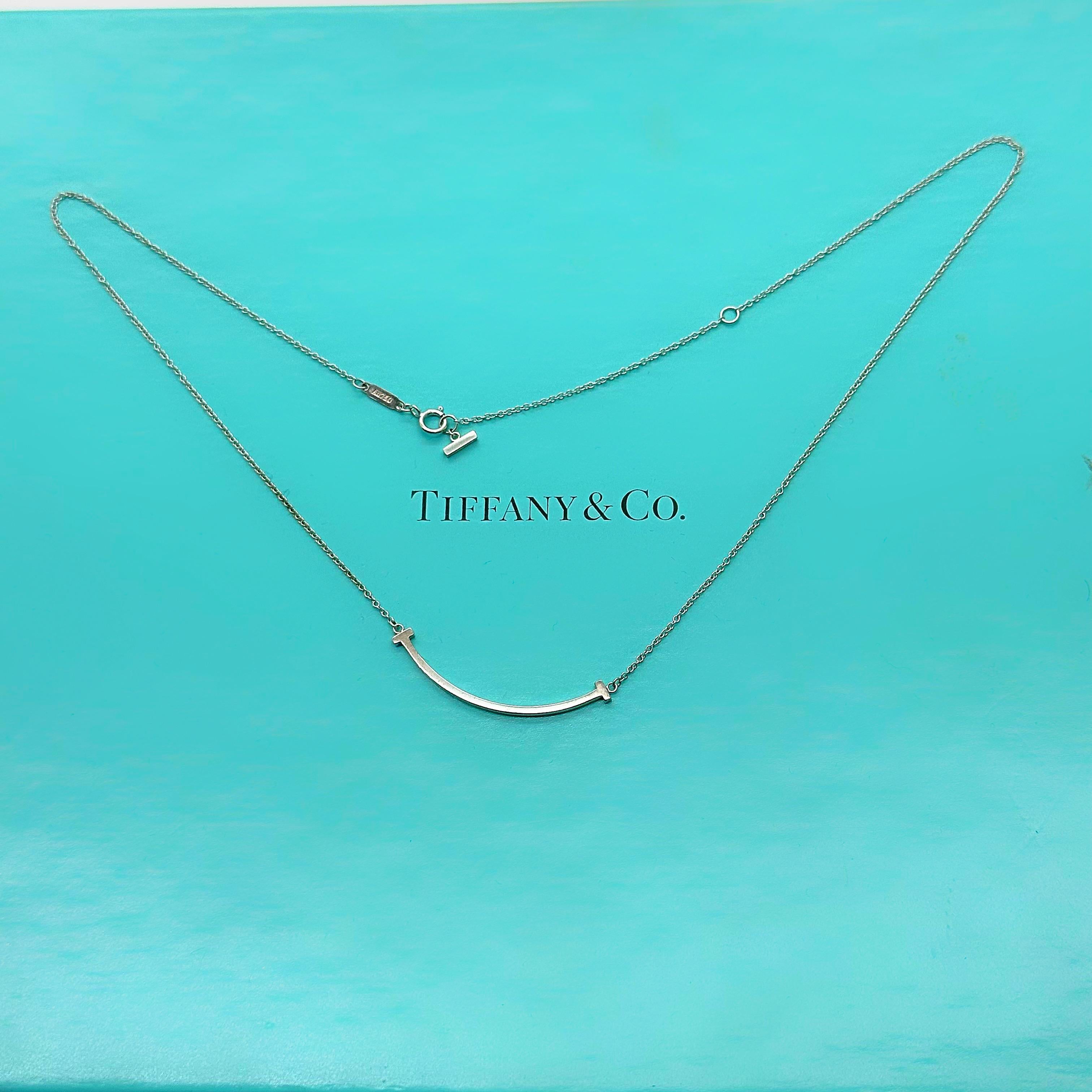 Tiffany & Co. T Smile Halskette Small in 18k Weißgold Verstellbar 16' - 18' 5