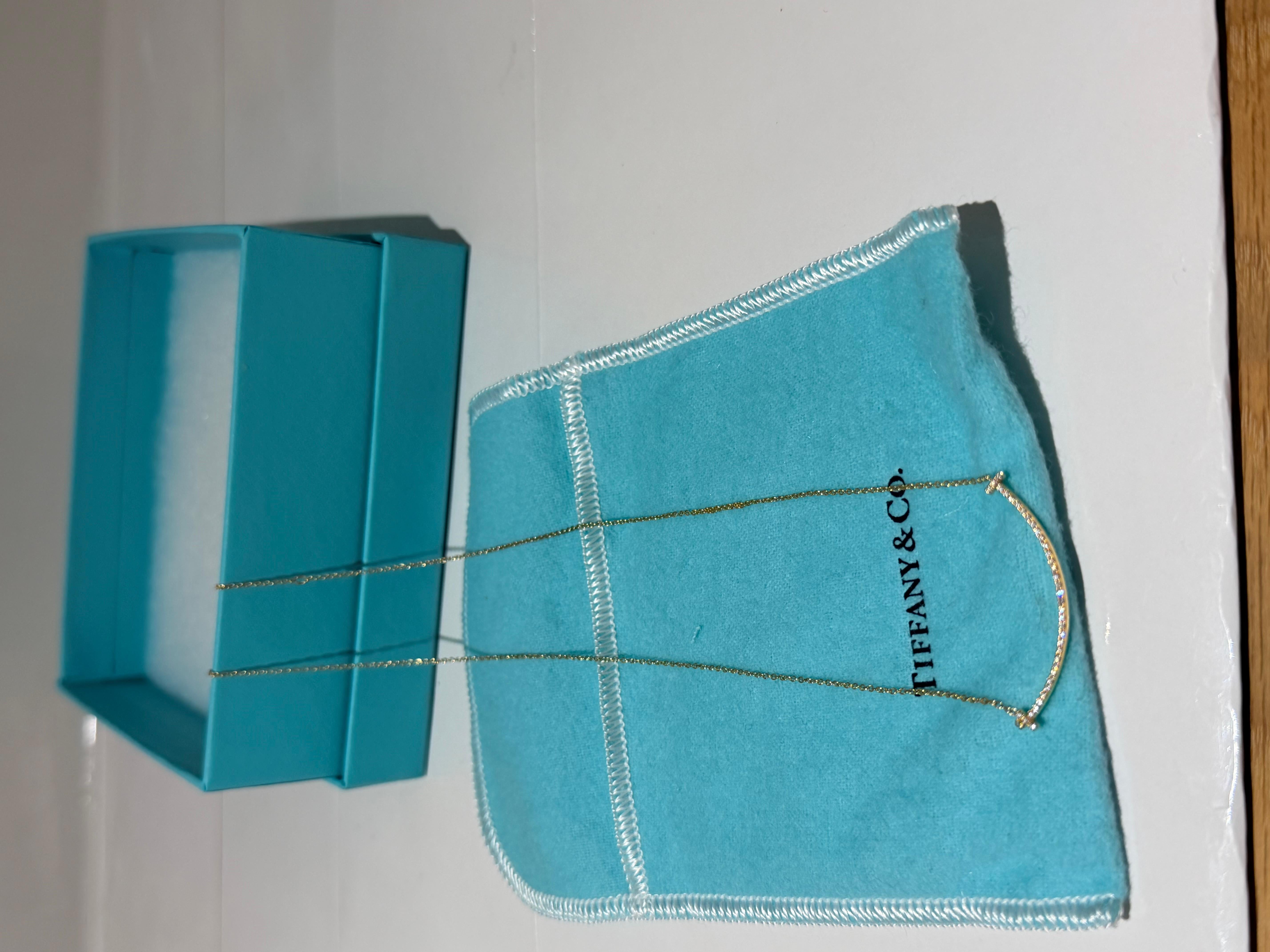 Tiffany & co T Smile Pendant in Rose Gold with Diamonds in vendita 2