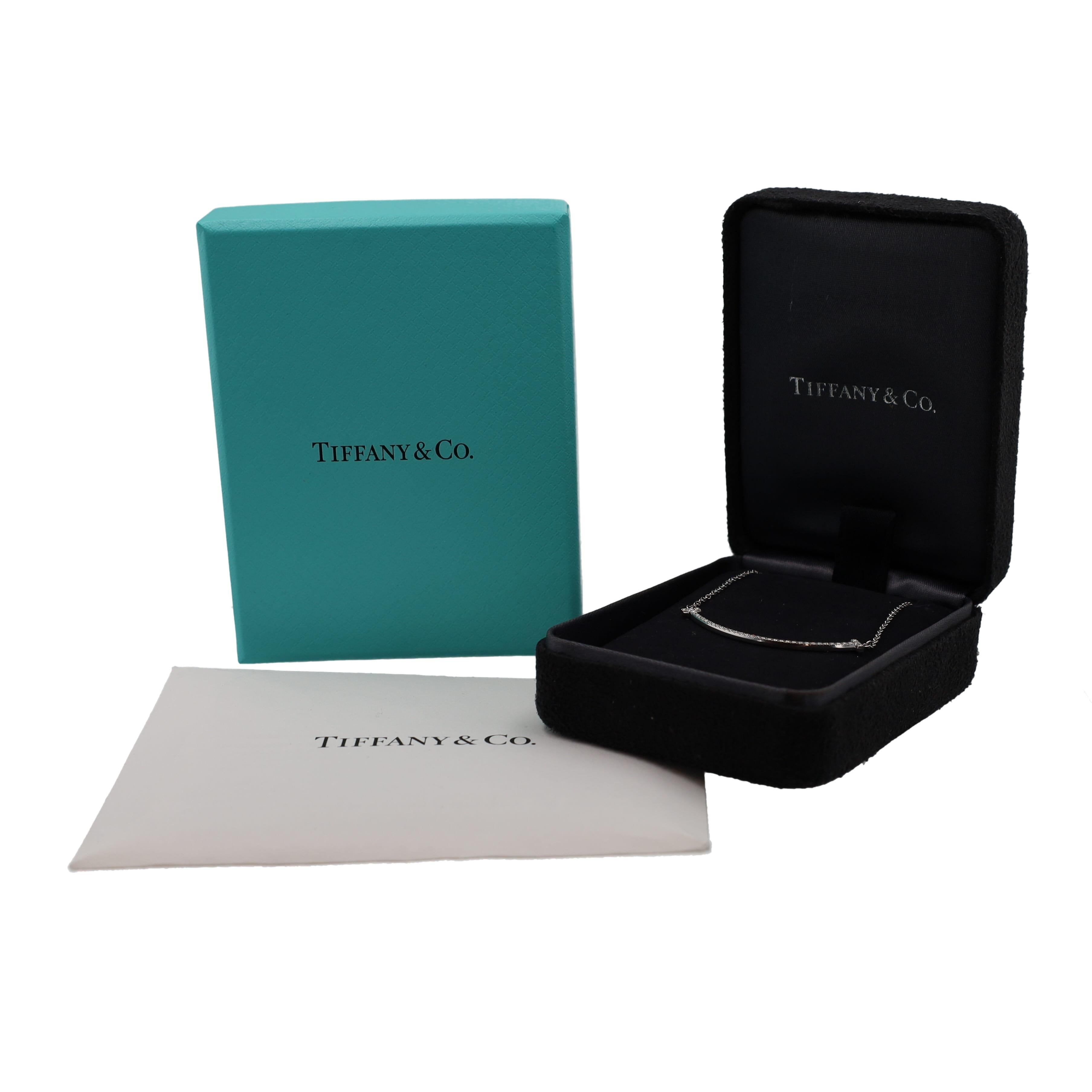 Tiffany & Co. T Smile, kleine Anhänger-Halskette mit Diamanten Damen im Angebot