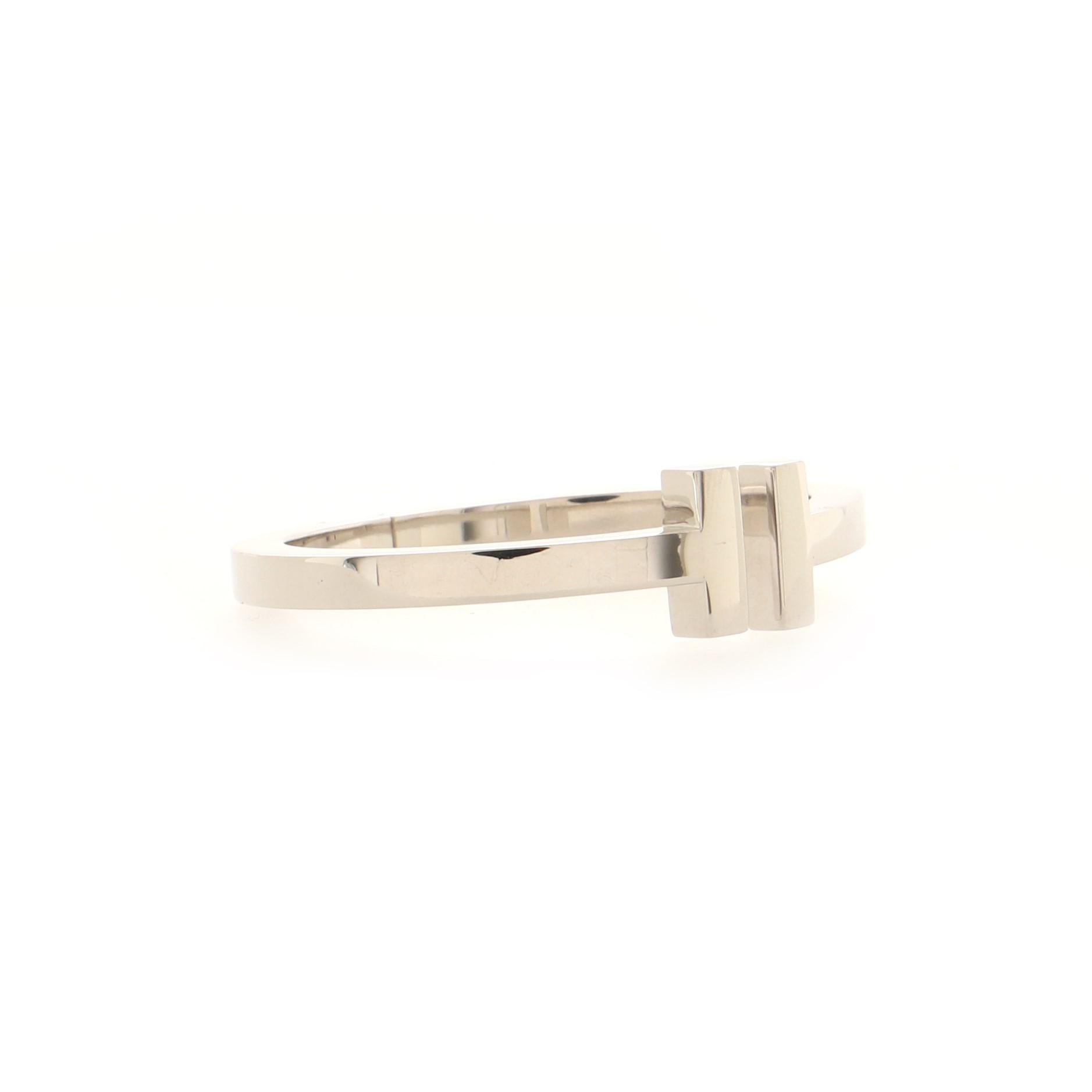 Tiffany & Co. T Quadratisches T-Armband aus 18 Karat Weißgold im Zustand „Gut“ in New York, NY