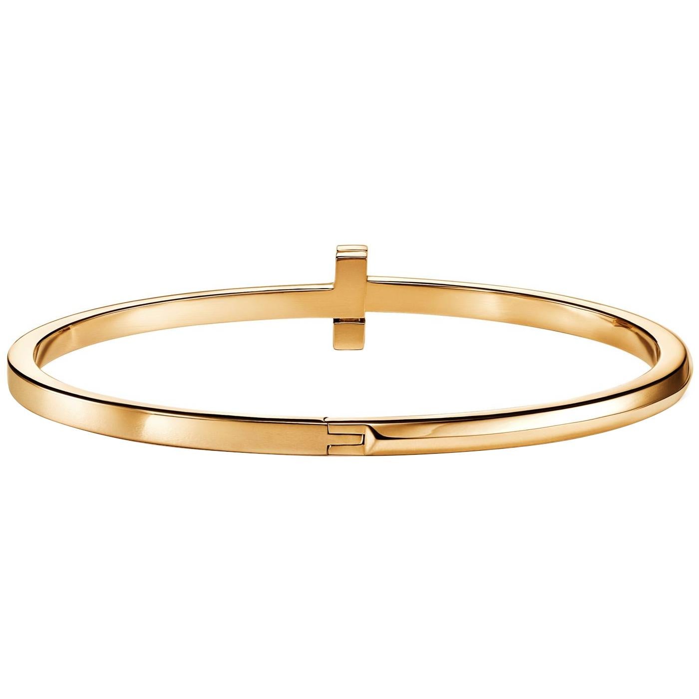 Tiffany & Co T T1 Narrow Hinged Bangle in 18k Gold Medium Size In Good Condition For Sale In Aventura, FL