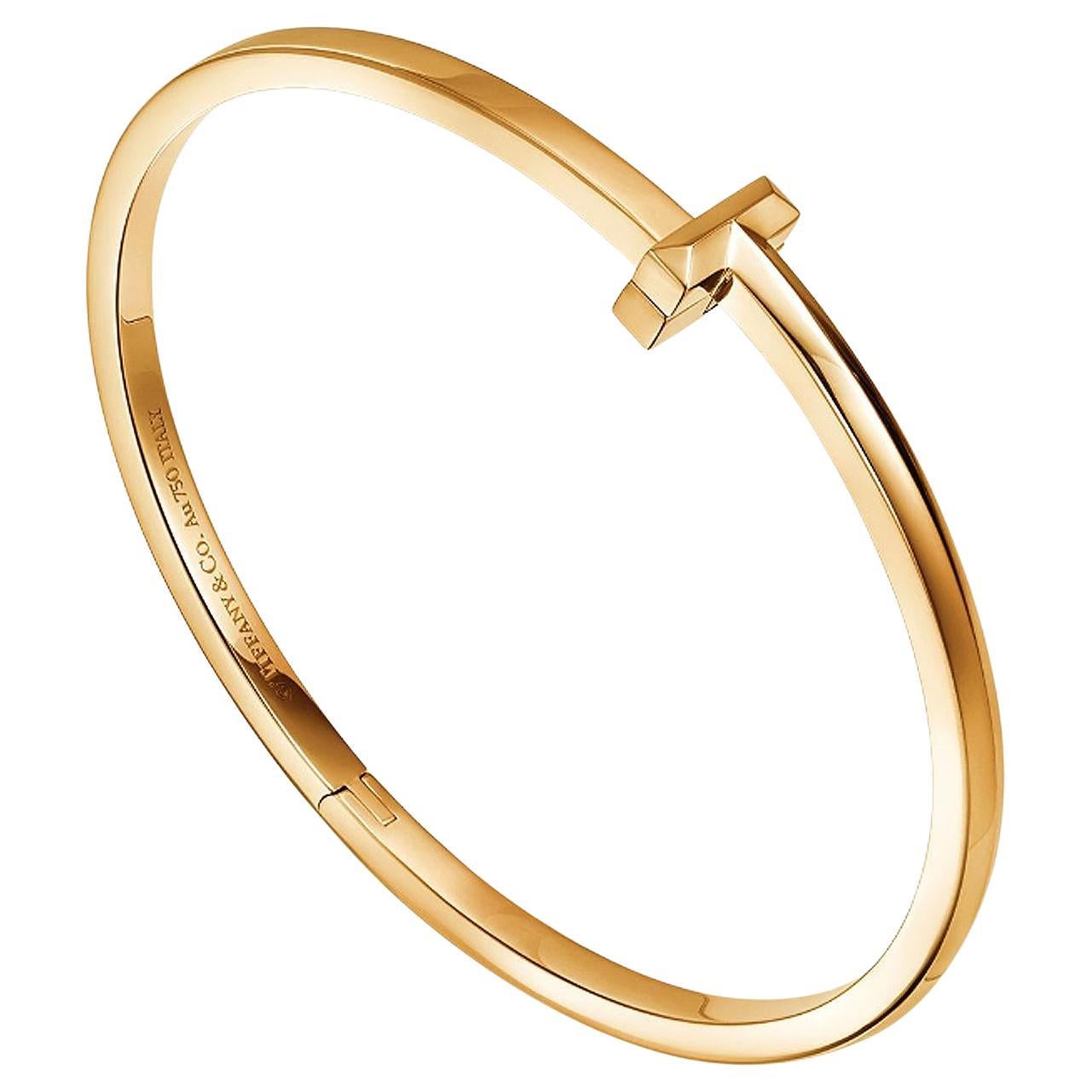 Tiffany & Co T T1 Narrow Hinged Bangle in 18k Gold Medium Size For Sale