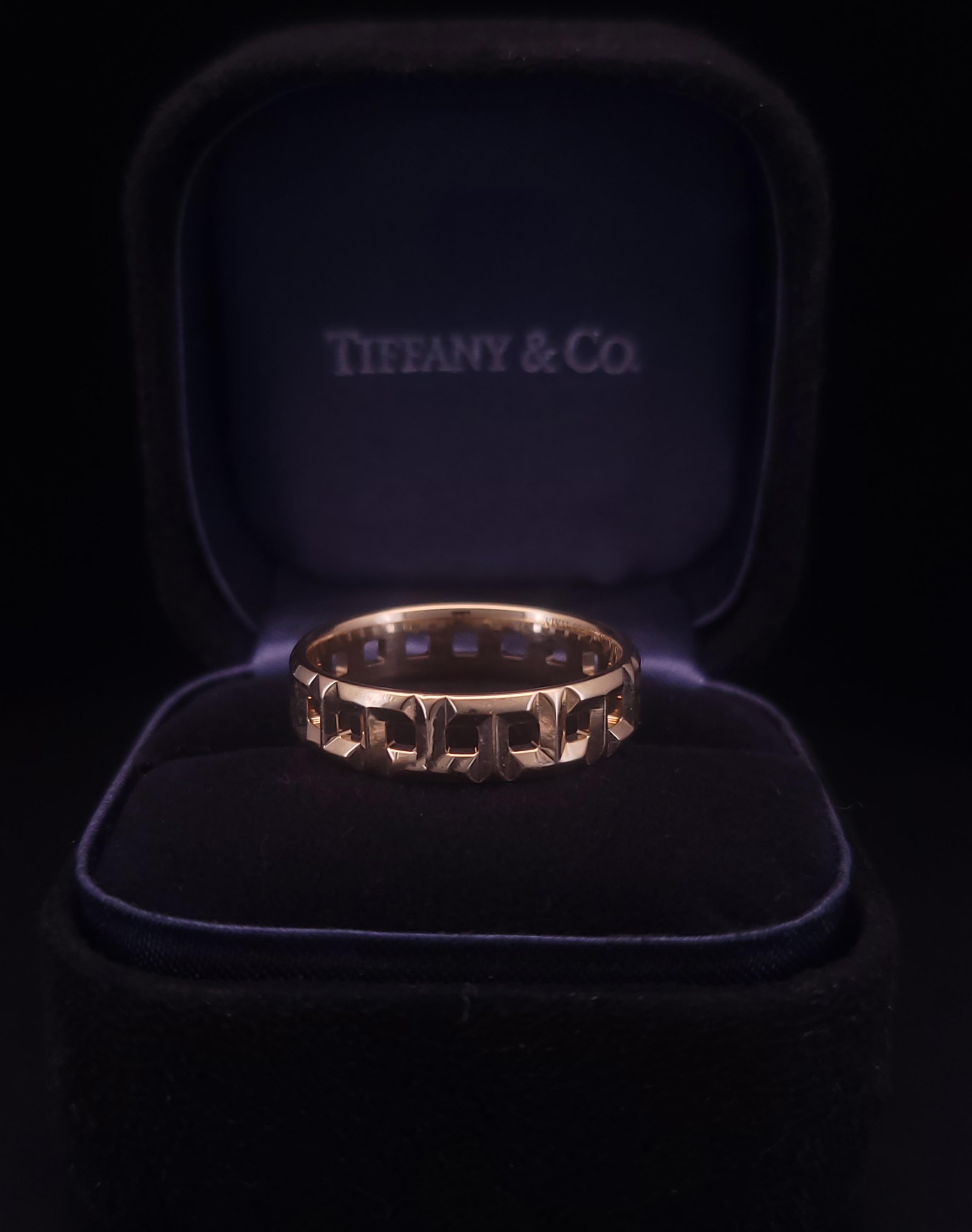Marke Tiffany & co 
Neuwertiger Zustand
18k Gelbgold
Breite 5,5 mm
Ringgröße: 9.25
Kommt mit Tiffany-Box
Einzelhandel: US-Dollar 1900