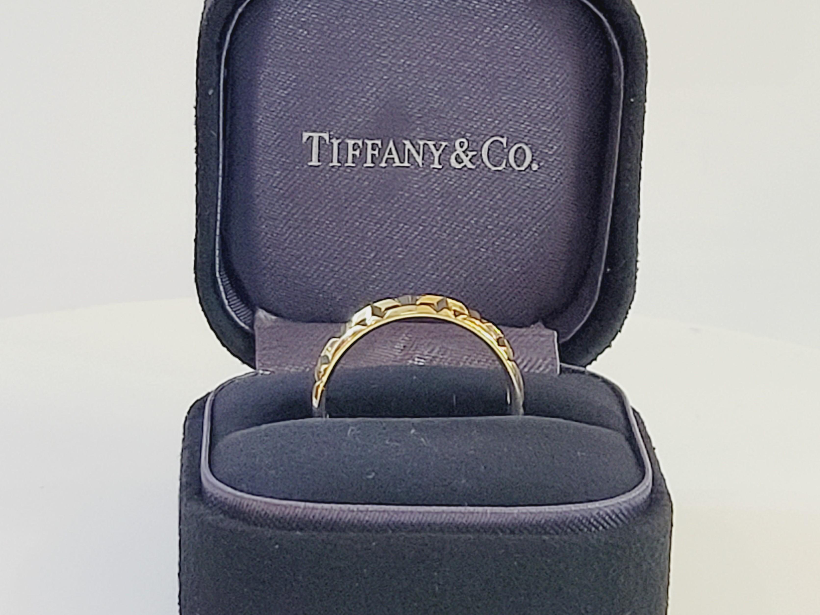 Tiffany & Co. T True Large 18 carats  Bague en or jaune taille 9,25 Excellent état - En vente à New York, NY