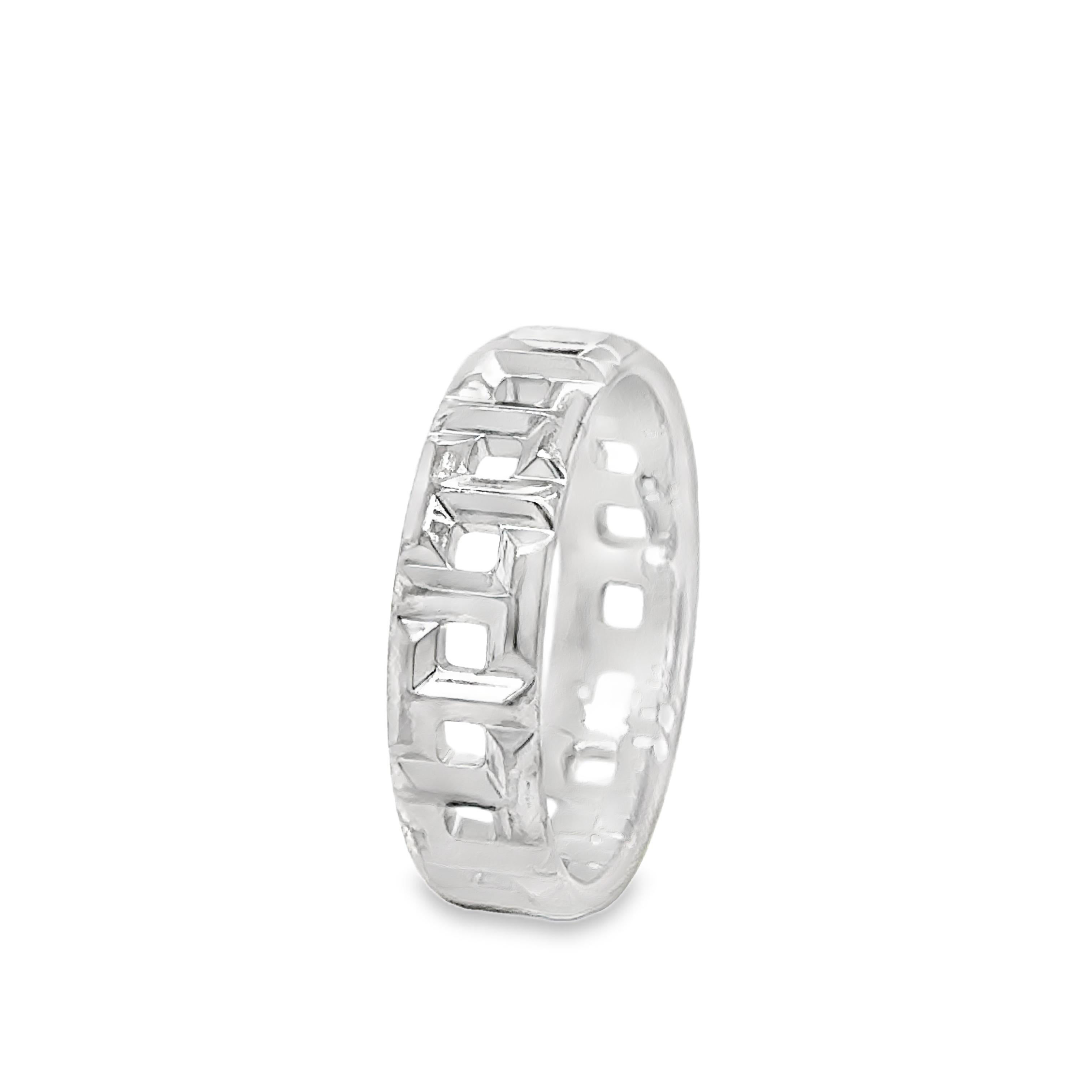 Tiffany T is an expression of love’s endless potential. Inspired by an archival bracelet from 1975, T is an homage to the House’s iconic motif and the spirit of New York, which founder Charles Lewis Tiffany regarded as the place of promise and