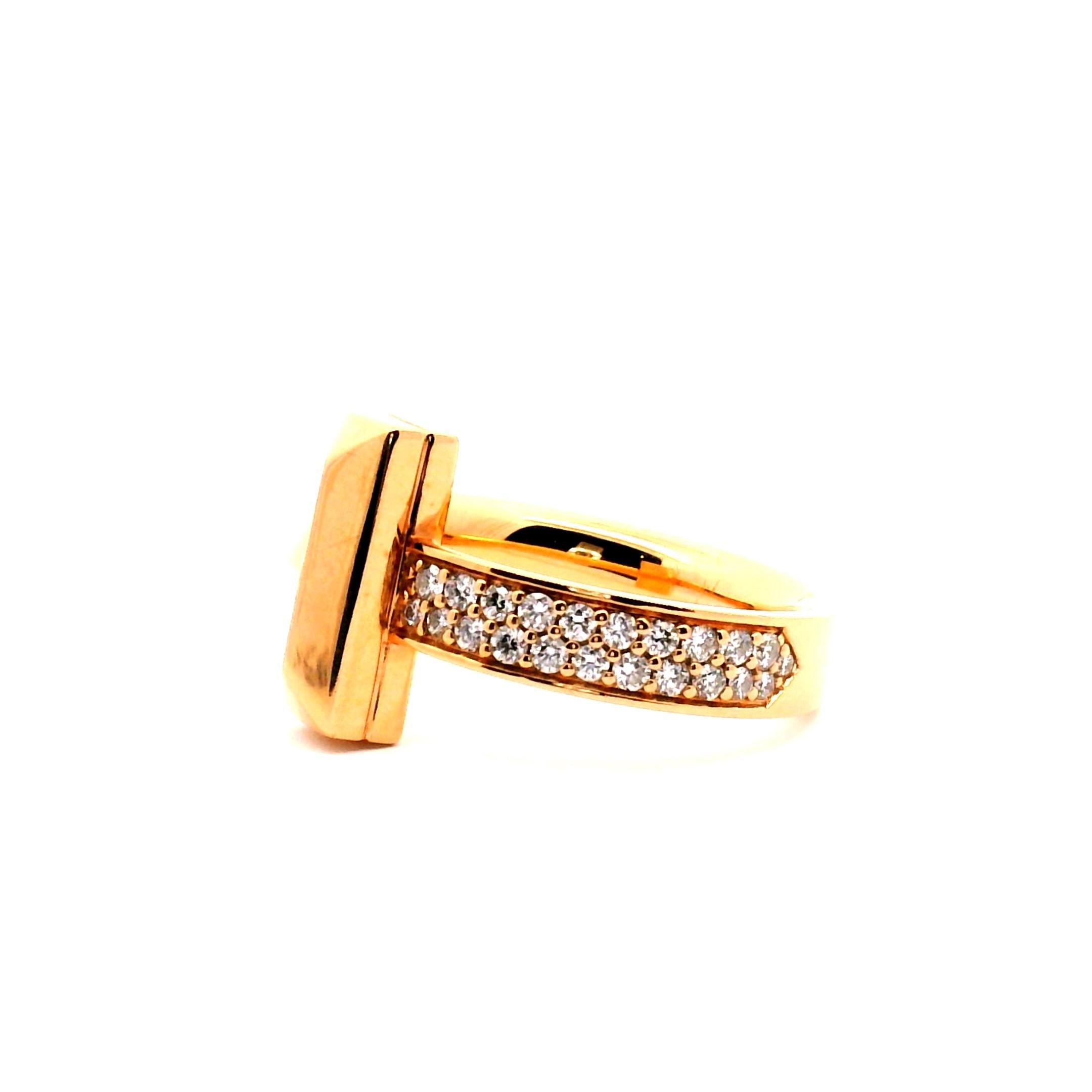 Tiffany T1 in Roségold mit Diamanten 


18 Karat Roségold mit runden Brillanten
4,5 mm breit
Karat Gesamtgewicht .24 