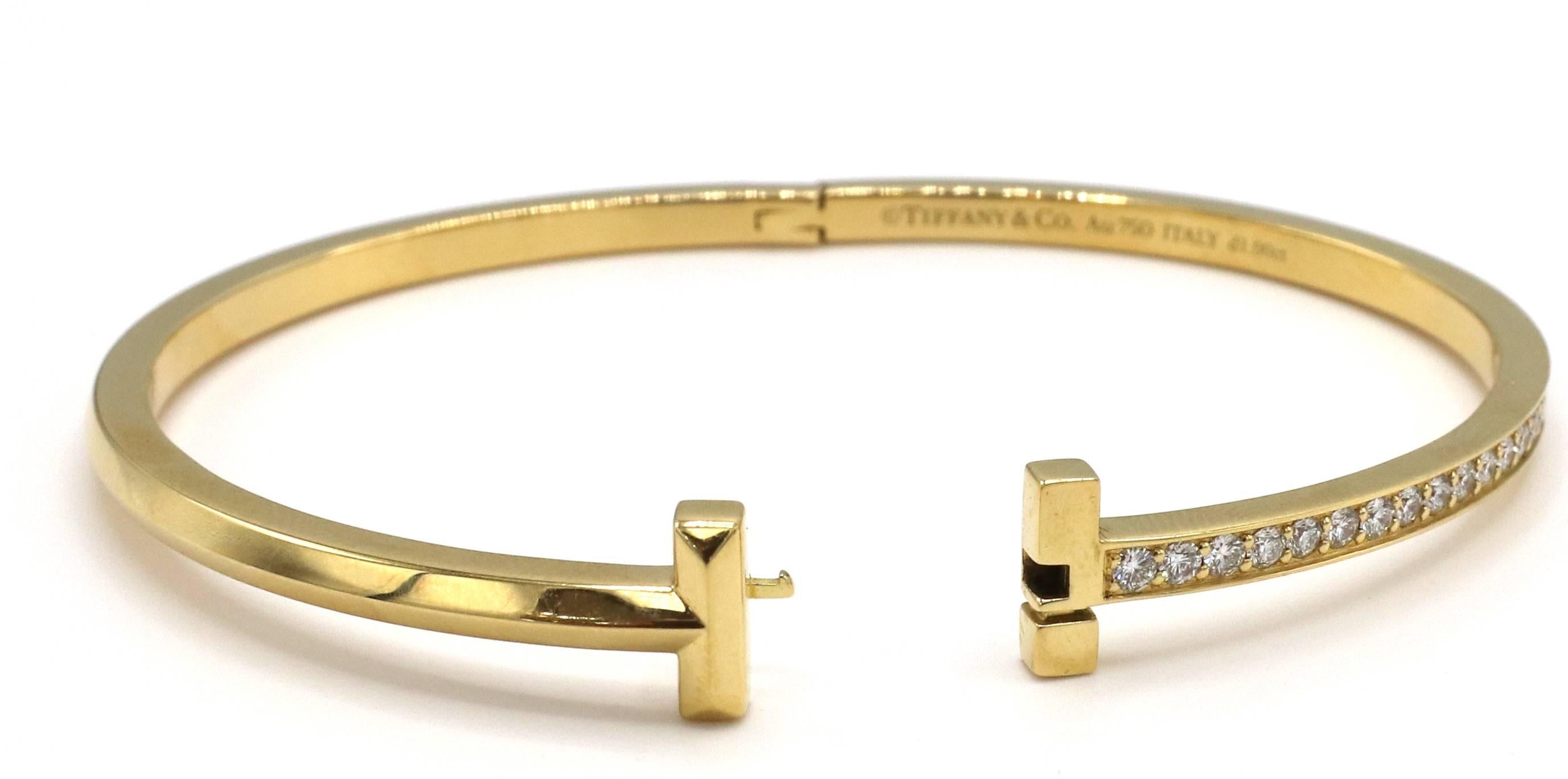 Tiffany & Co. T1 Bracelet jonc à charnières en or jaune avec diamants étroits Excellent état à  Baltimore, MD