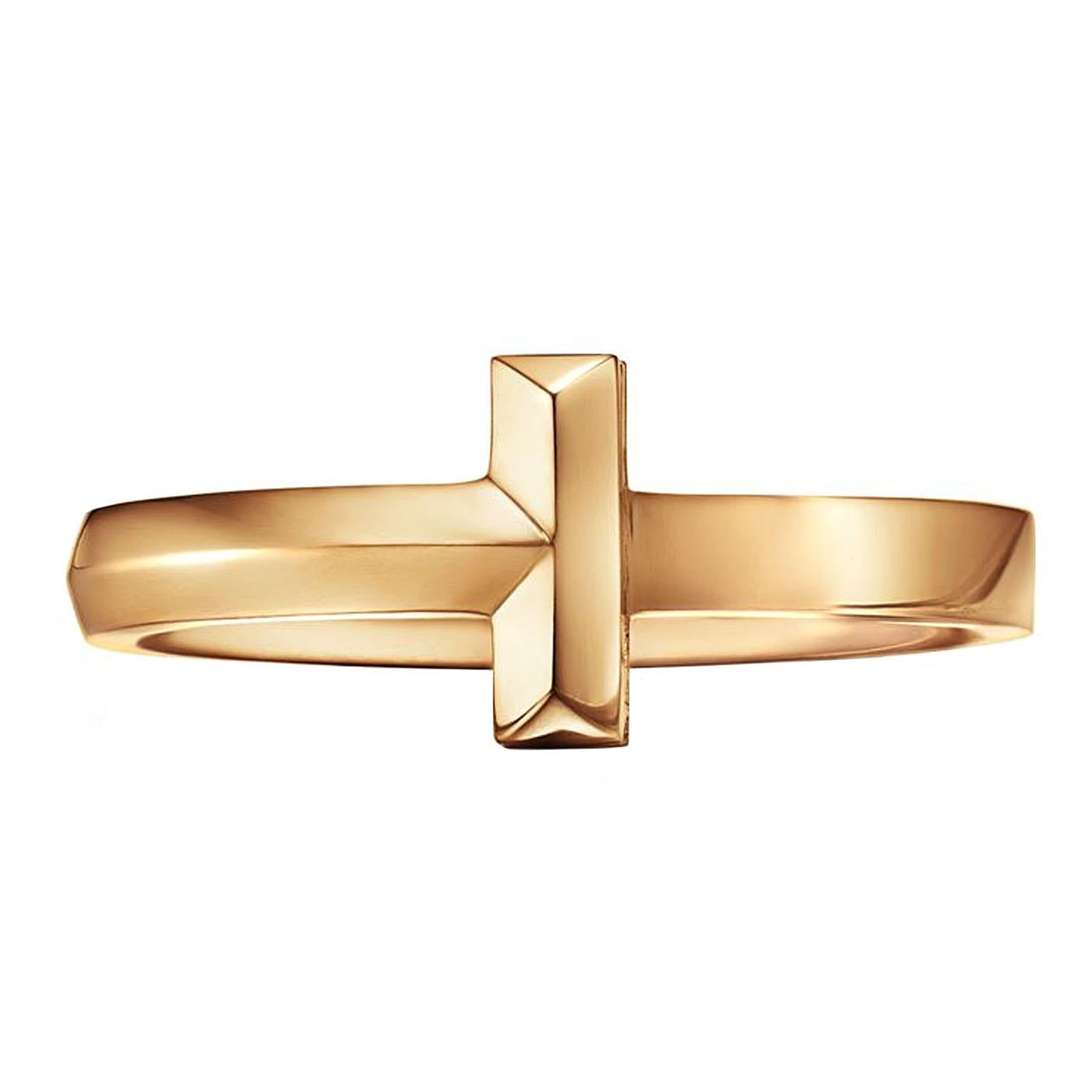 Tiffany T is an expression of love’s endless potential. Inspired by an archival bracelet from 1975, T is an homage to the House’s iconic motif and the spirit of New York, which founder Charles Lewis Tiffany regarded as a place of promise and