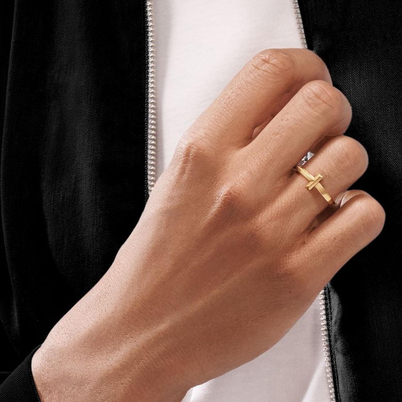 Women's Tiffany & Co. T1 Ring in 18K Yellow Gold Size 5 For Sale
