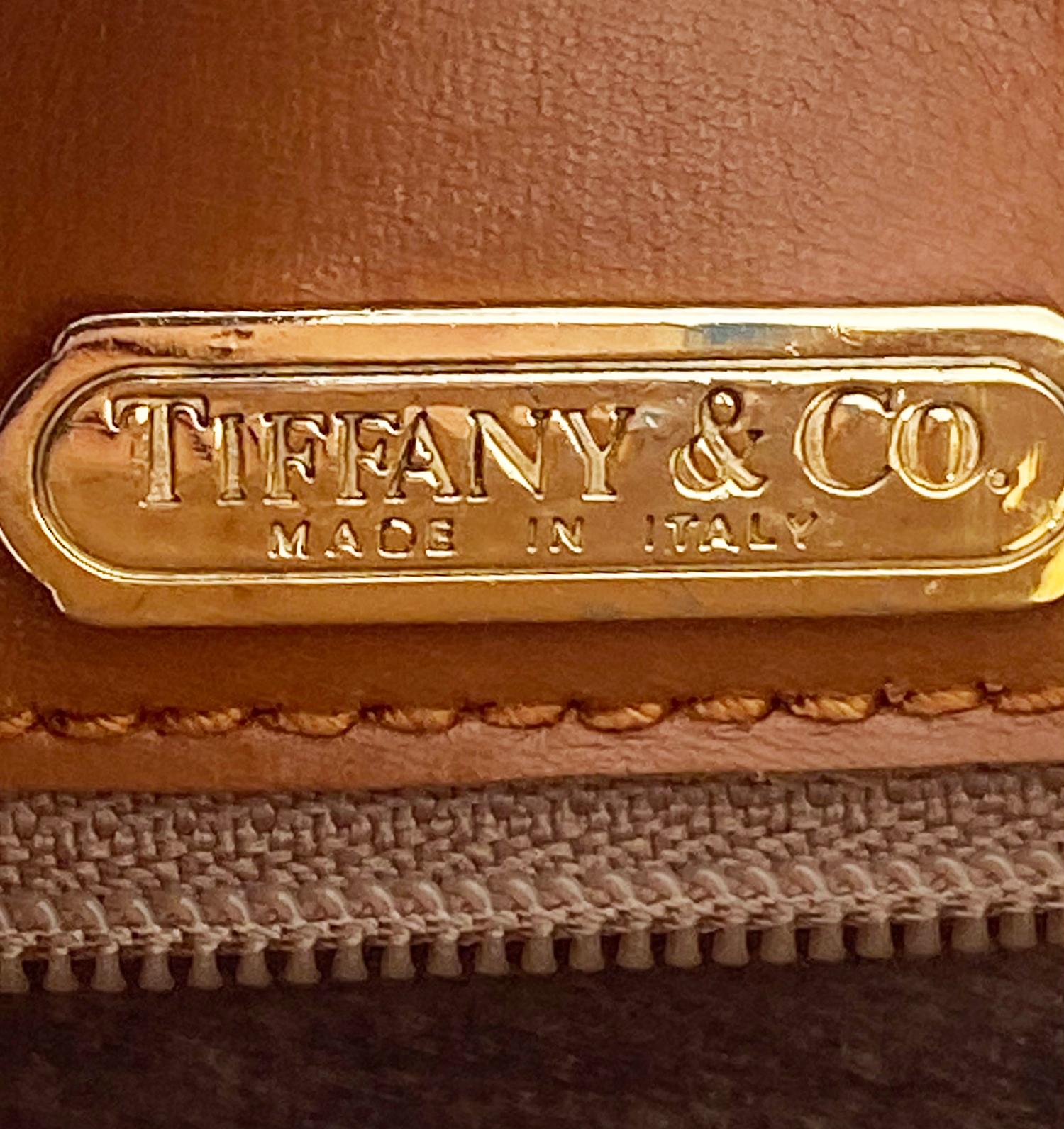 Mini Bucket Bag aus braunem Leder mit Goldbeschlägen von Tiffany & Co mit Kettenriemen im Angebot 4