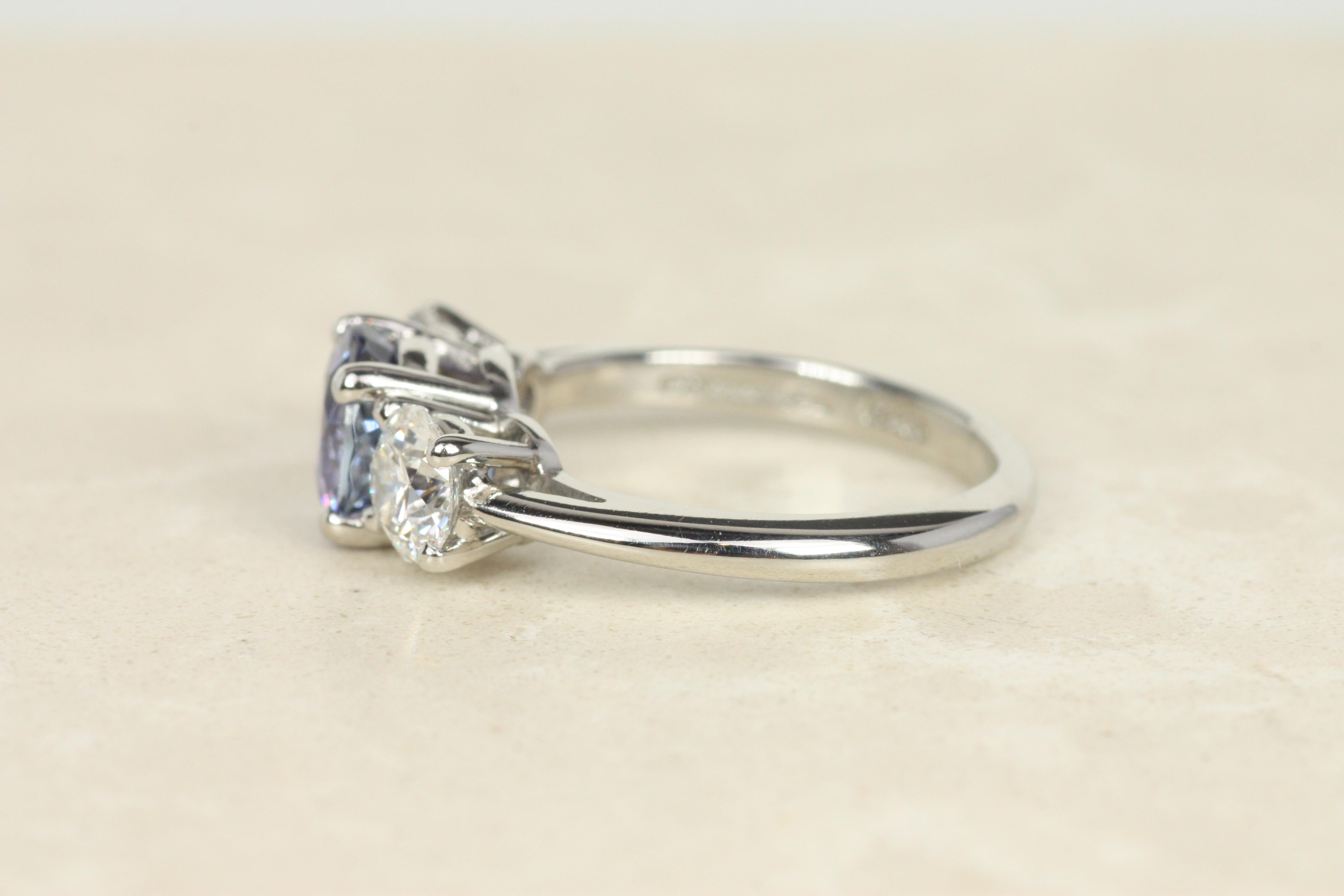 Tiffany & Co. Tanzanita Diamante 3 Piedras Anillo Platino, Compromiso No Tradicional en venta 2