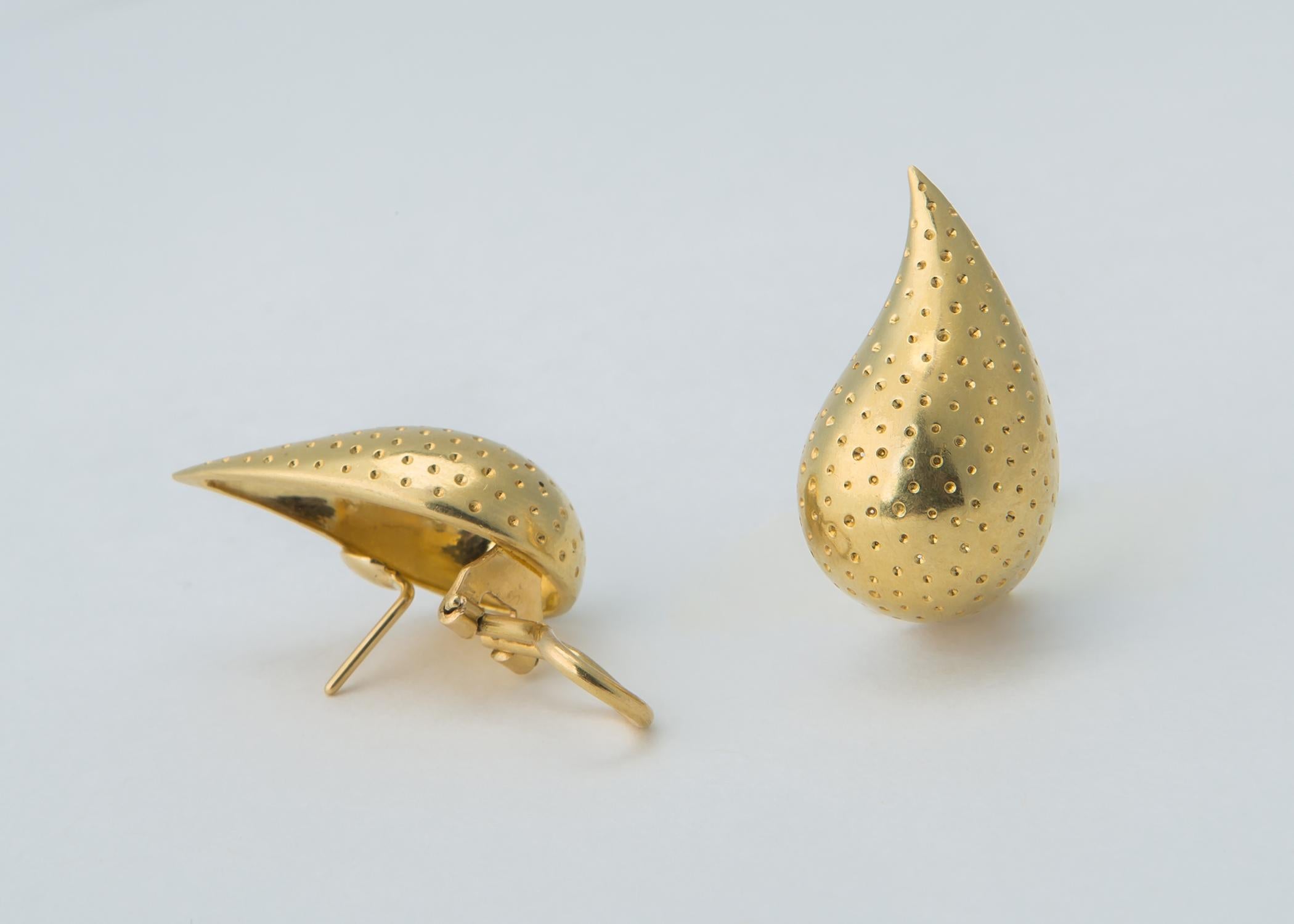 gold tear drop earrings