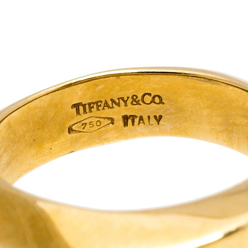 Tiffany & Co. Textured 18K Yellow Gold Band Ring Size 49 In Good Condition In Dubai, Al Qouz 2