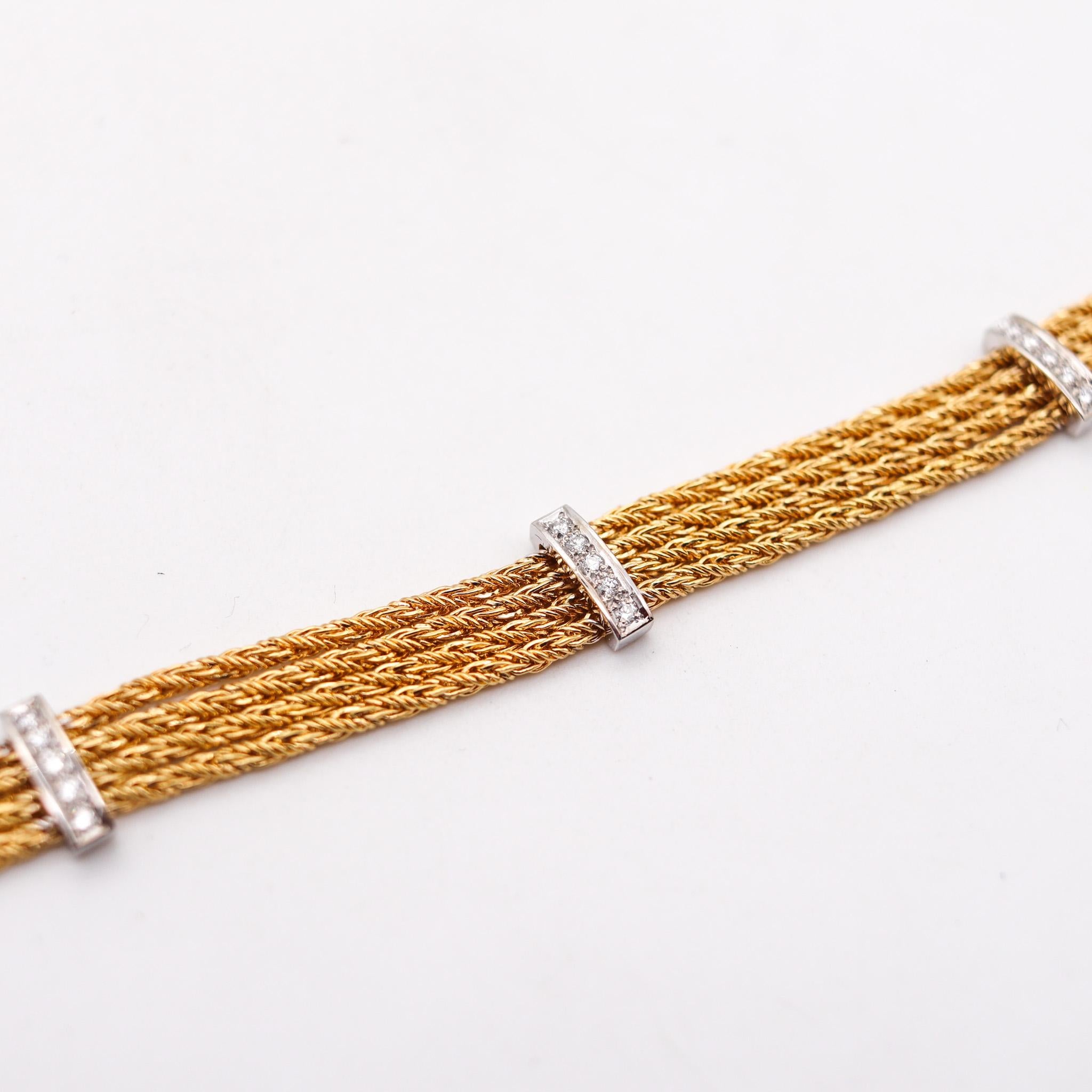 Tiffany & Co. Textured Station Chain Bracelet in 18kt Yellow Gold with Diamonds In Excellent Condition In Miami, FL