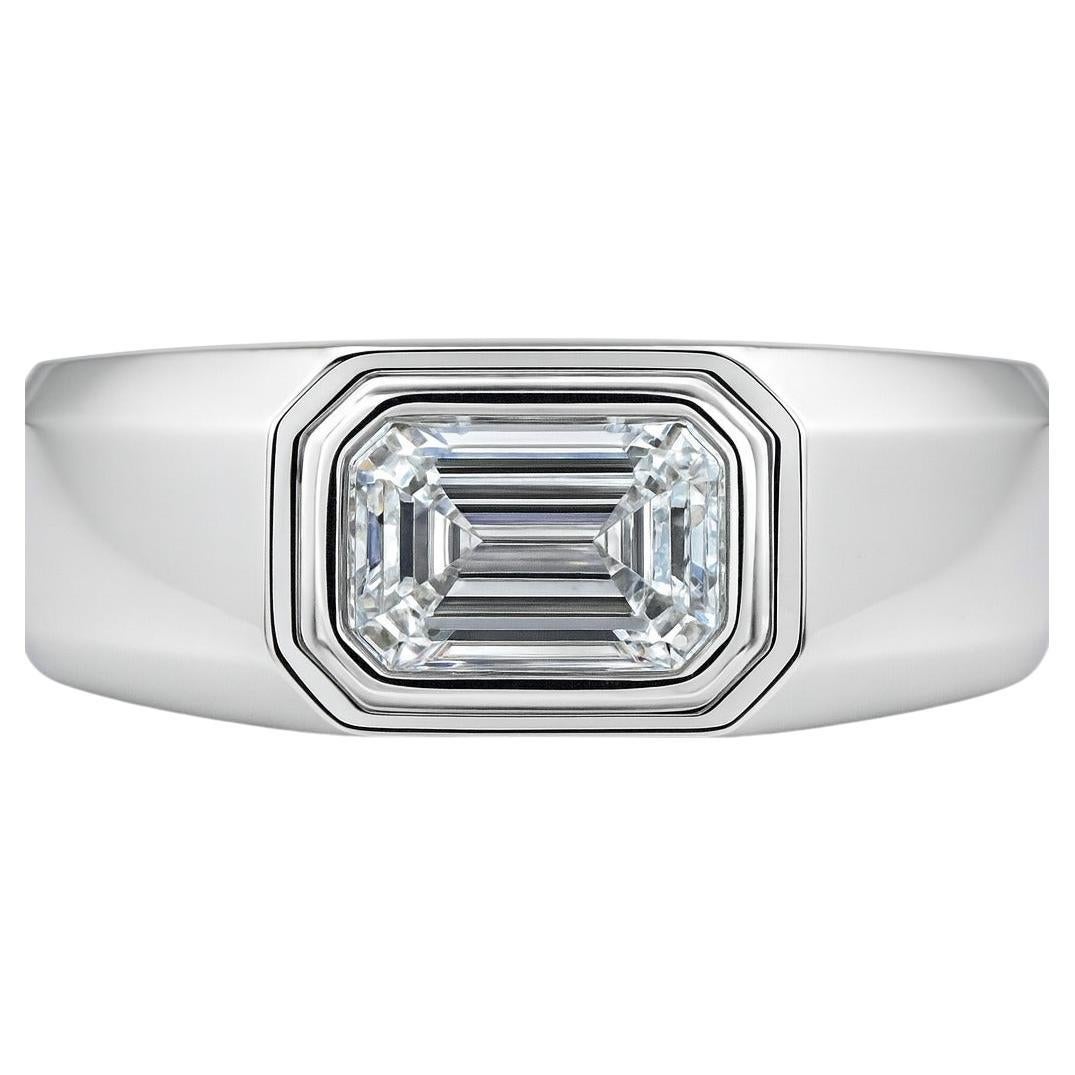 Tiffany 
Co. Anello di fidanzamento con diamante taglio smeraldo in platino Charles Charles in vendita