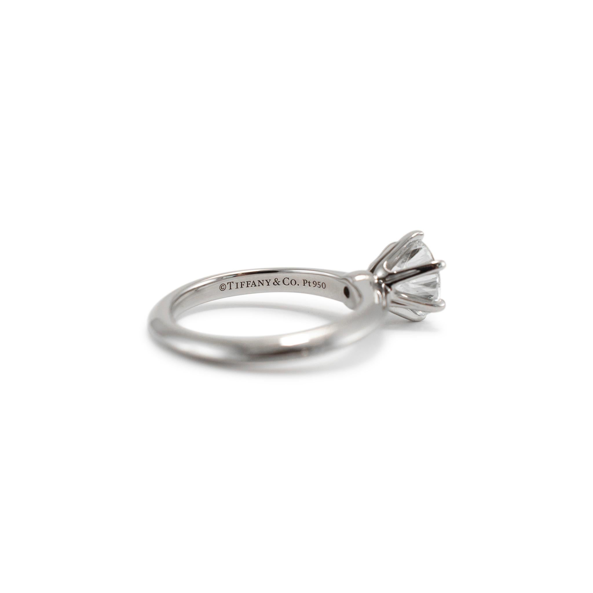 Tiffany & Co. L'anello di fidanzamento in platino Tiffany Iconic con diamante rotondo VS2 Gia in vendita 3