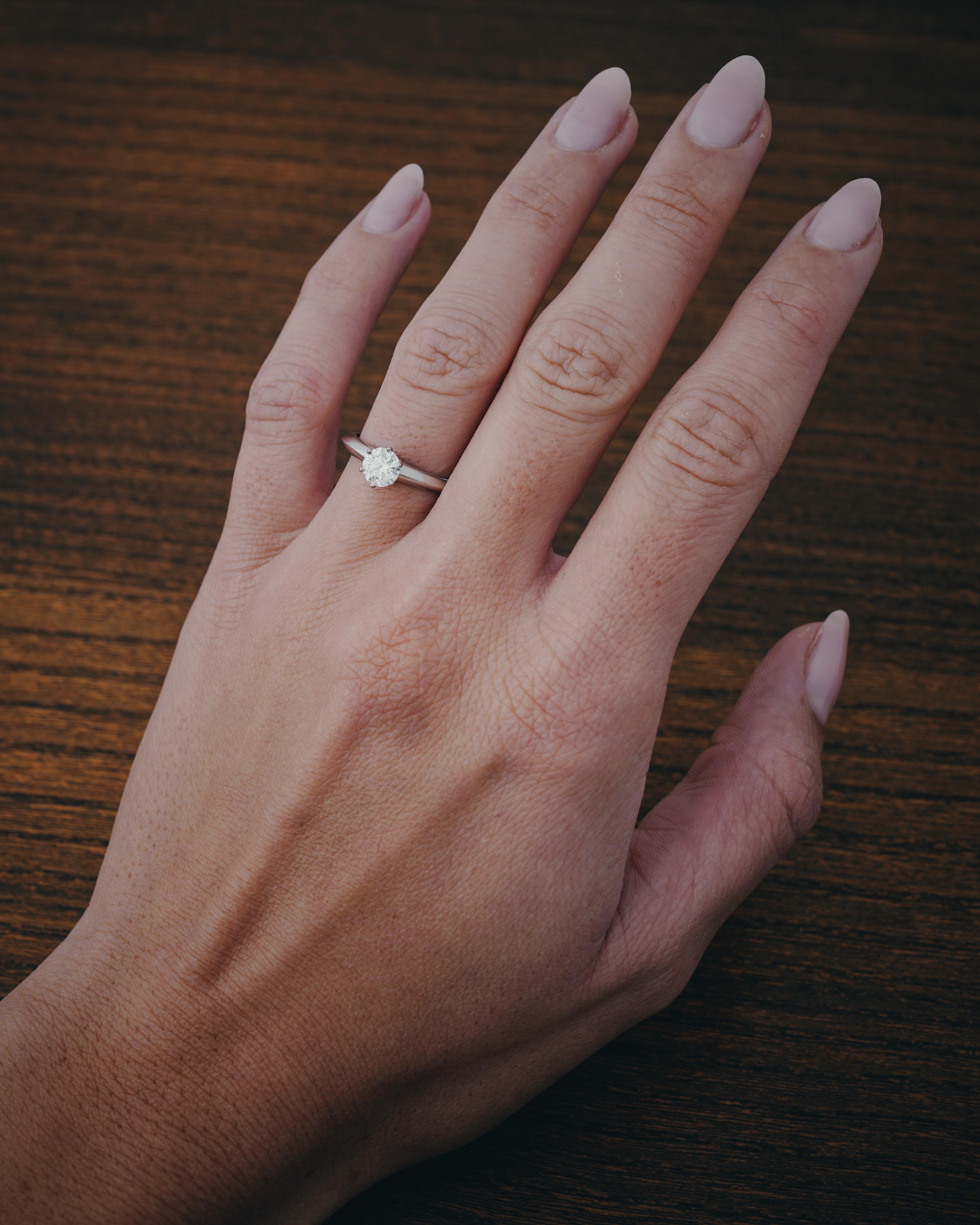 Contemporaneo Tiffany & Co., Anello con diamanti da 0,57 carati E/VS1 