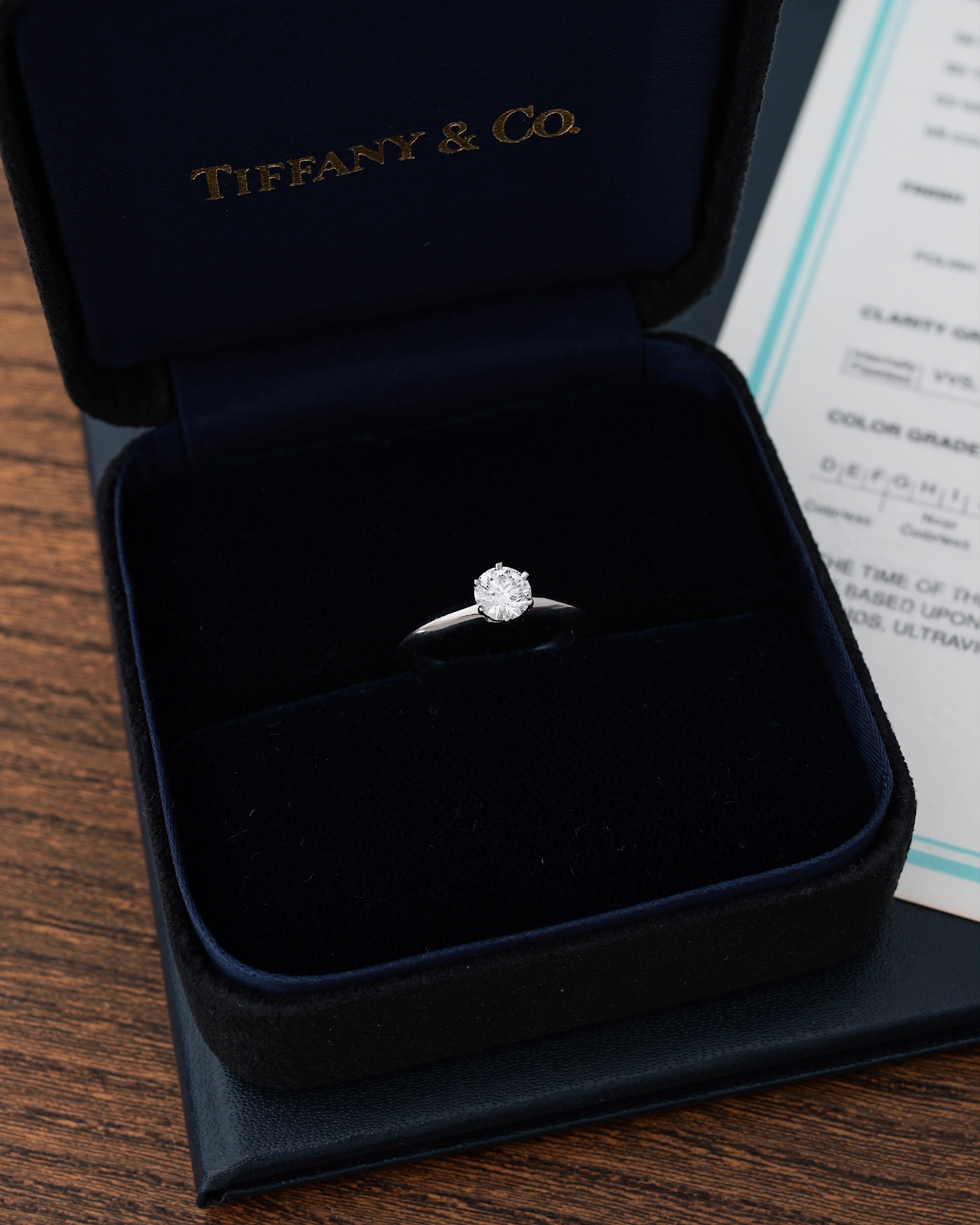 Donna Tiffany & Co., Anello con diamanti da 0,57 carati E/VS1 